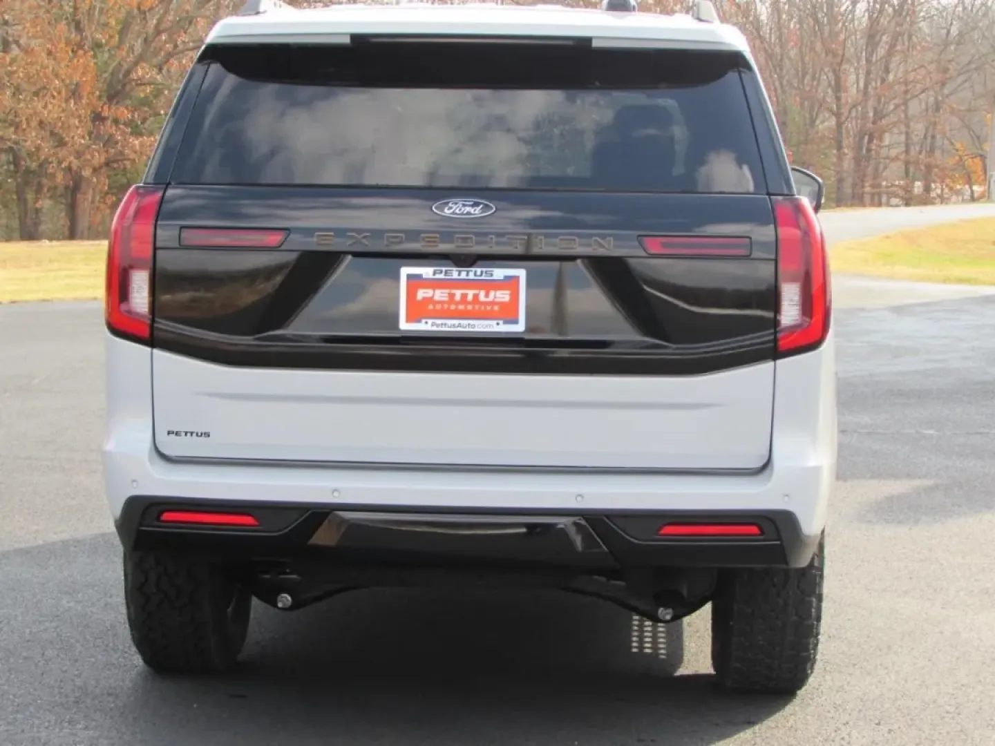 2025 /Black Onyx Electric Spice Ford Expedition Tremor (1FMJU1RG5SE) with an 3.5L V6 EcoBoost High Output engine, Automatic transmission, located at 12836 Highway 21, De Soto, MO, 63020, (636) 337-7777, 38.151867, -90.575615 - **Embrace Adventure with the 2025 Ford Expedition Tremor at Pettus Ford De Soto!**<br /> <br /> Are you ready to take your family road trips to the next level? The 2025 Ford Expedition Tremor isn't just an SUV; it's your gateway to unforgettable adventures. Whether you're exploring the scenic routes - Photo#5