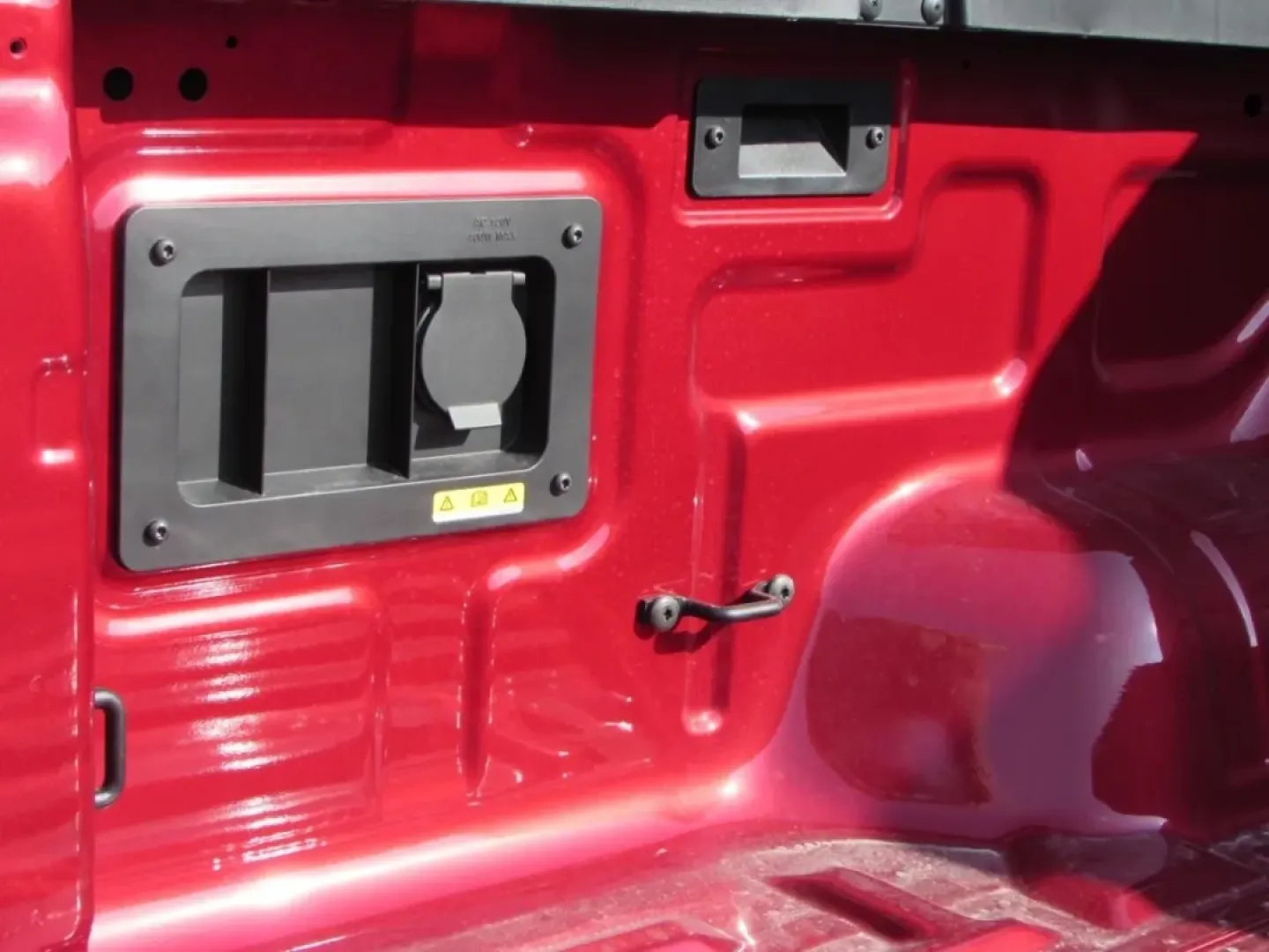 2025 /Sandstone Ford Ranger LARIAT (1FTER4KPXSL) with an 2.7L V6 engine, Automatic transmission, located at 12836 Highway 21, De Soto, MO, 63020, (636) 337-7777, 38.151867, -90.575615 - **Unleash Adventure with the 2025 Ford Ranger LARIAT Your Gateway to Thrilling Journeys!**<br /> <br /> Are you ready to elevate your lifestyle and embark on unforgettable adventures? The 2025 Ford Ranger LARIAT, now available at Pettus Ford De Soto, is the perfect companion for weekend getaways, d - Photo#14