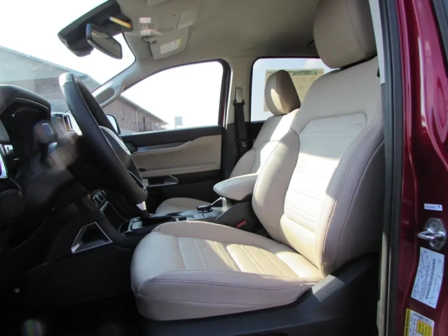 2025 /Sandstone Ford Ranger LARIAT (1FTER4KPXSL) with an 2.7L V6 engine, Automatic transmission, located at 12836 Highway 21, De Soto, MO, 63020, (636) 337-7777, 38.151867, -90.575615 - **Unleash Adventure with the 2025 Ford Ranger LARIAT Your Gateway to Thrilling Journeys!**<br /> <br /> Are you ready to elevate your lifestyle and embark on unforgettable adventures? The 2025 Ford Ranger LARIAT, now available at Pettus Ford De Soto, is the perfect companion for weekend getaways, d - Photo#16