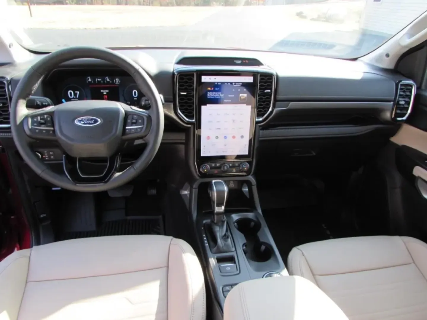 2025 /Sandstone Ford Ranger LARIAT (1FTER4KPXSL) with an 2.7L V6 engine, Automatic transmission, located at 12836 Highway 21, De Soto, MO, 63020, (636) 337-7777, 38.151867, -90.575615 - **Unleash Adventure with the 2025 Ford Ranger LARIAT Your Gateway to Thrilling Journeys!**<br /> <br /> Are you ready to elevate your lifestyle and embark on unforgettable adventures? The 2025 Ford Ranger LARIAT, now available at Pettus Ford De Soto, is the perfect companion for weekend getaways, d - Photo#28