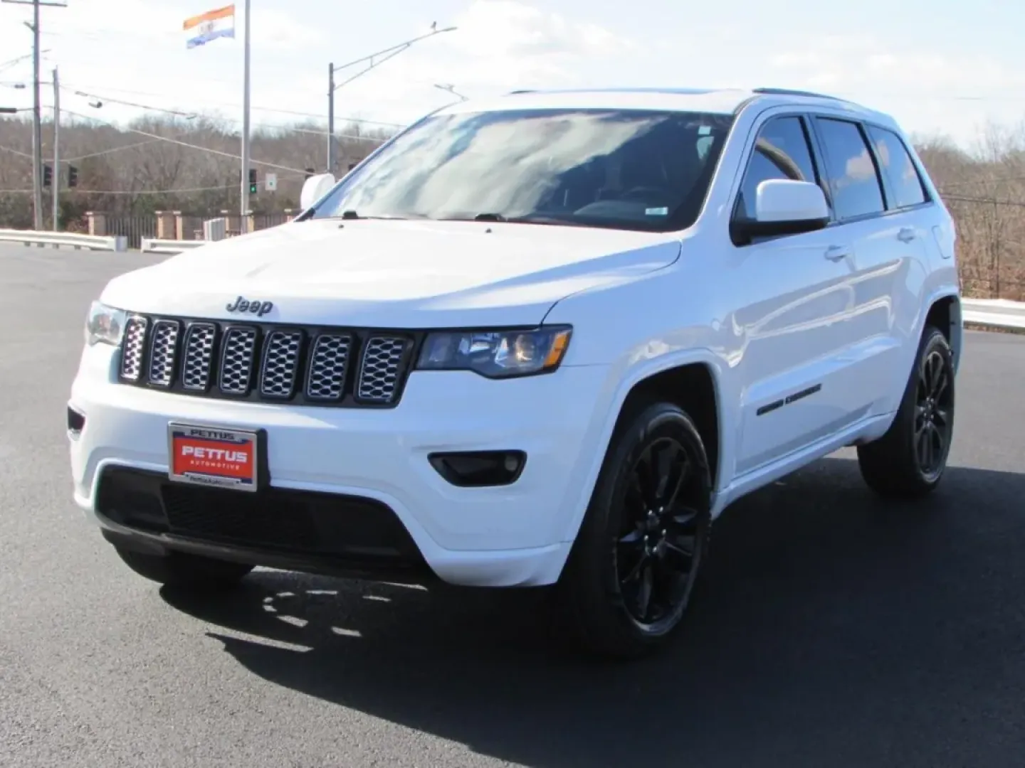 2020 /Black Jeep Grand Cherokee Altitude (1C4RJFAGXLC) with an Other engine, Automatic transmission, located at 12830 Highway 21, De Soto, MO, 63020, (636) 337-7777, 38.153099, -90.573624 - Looking for a vehicle that seamlessly blends adventure with everyday practicality? The 2020 Jeep Grand Cherokee at Pettus CDJR DeSoto is the perfect match for anyone seeking an SUV that excels in both thrilling escapades and family-friendly functions. Whether you're navigating De Soto's charming str - Photo#2