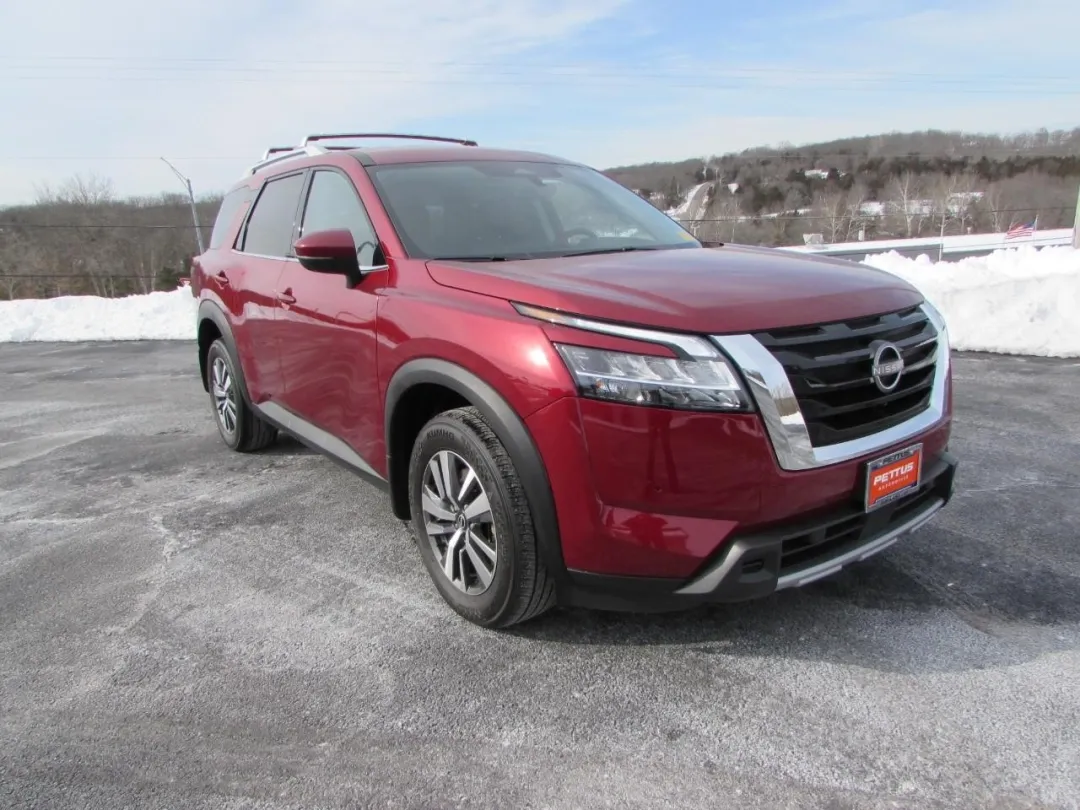 photo of 2024 Nissan Pathfinder SL