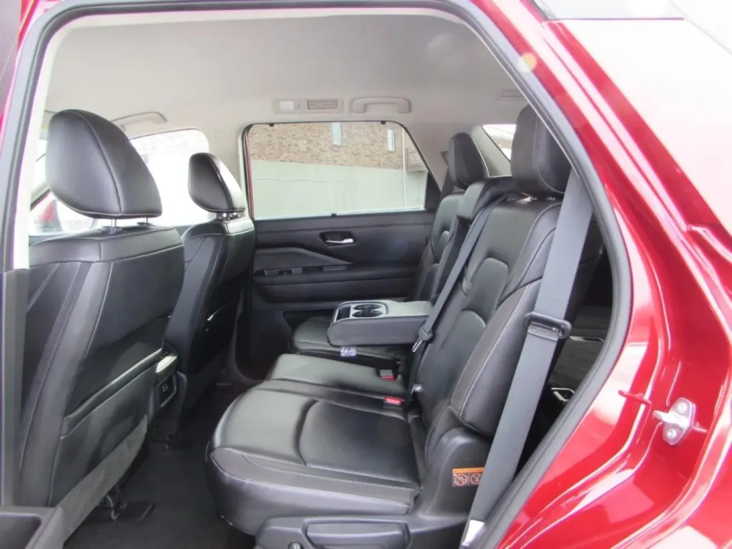 2024 /Charcoal Nissan Pathfinder SL (5N1DR3CCXRC) with an 3.5L V6 DOHC 24V engine, Automatic transmission, located at 12830 Highway 21, De Soto, MO, 63020, (636) 337-7777, 38.153099, -90.573624 - **Adventure Awaits with the 2024 Nissan Pathfinder SL! Explore De Soto, MO in Style and Comfort!**<br /> <br /> Are you ready to elevate your family adventures or weekend getaways? The 2024 Nissan Pathfinder SL is the ultimate SUV designed for those who crave exploration without compromising comfort - Photo#24