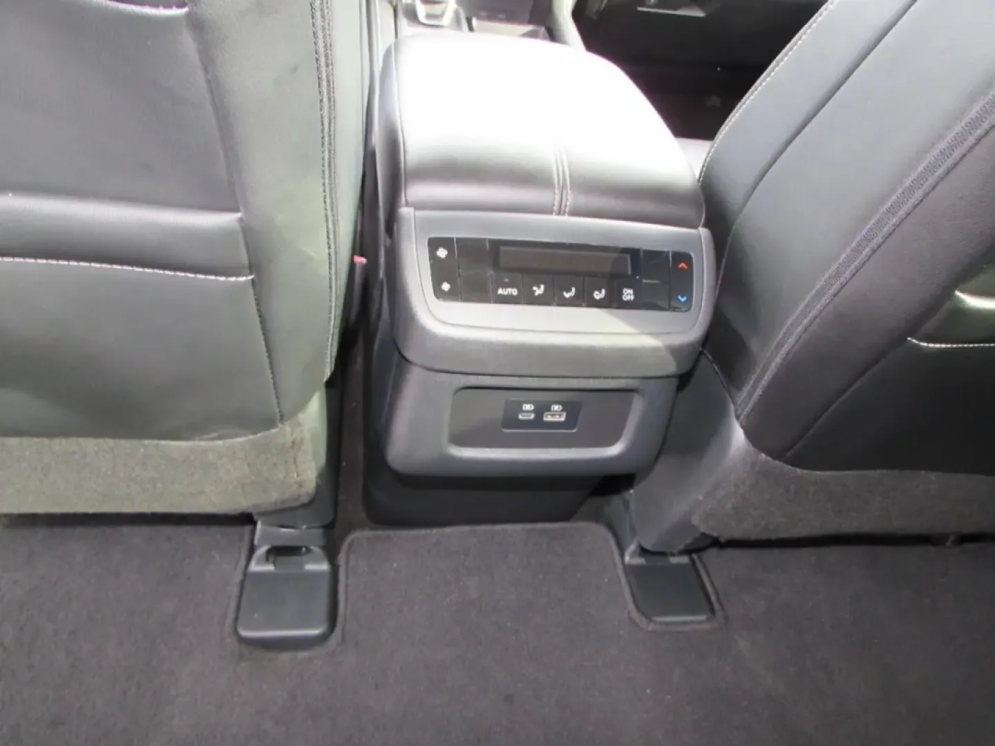 2024 /Charcoal Nissan Pathfinder SL (5N1DR3CCXRC) with an 3.5L V6 DOHC 24V engine, Automatic transmission, located at 12830 Highway 21, De Soto, MO, 63020, (636) 337-7777, 38.153099, -90.573624 - **Adventure Awaits with the 2024 Nissan Pathfinder SL! Explore De Soto, MO in Style and Comfort!**<br /> <br /> Are you ready to elevate your family adventures or weekend getaways? The 2024 Nissan Pathfinder SL is the ultimate SUV designed for those who crave exploration without compromising comfort - Photo#25