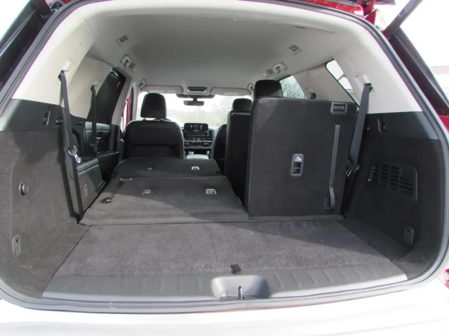 2024 /Charcoal Nissan Pathfinder SL (5N1DR3CCXRC) with an 3.5L V6 DOHC 24V engine, Automatic transmission, located at 12830 Highway 21, De Soto, MO, 63020, (636) 337-7777, 38.153099, -90.573624 - **Adventure Awaits with the 2024 Nissan Pathfinder SL! Explore De Soto, MO in Style and Comfort!**<br /> <br /> Are you ready to elevate your family adventures or weekend getaways? The 2024 Nissan Pathfinder SL is the ultimate SUV designed for those who crave exploration without compromising comfort - Photo#29