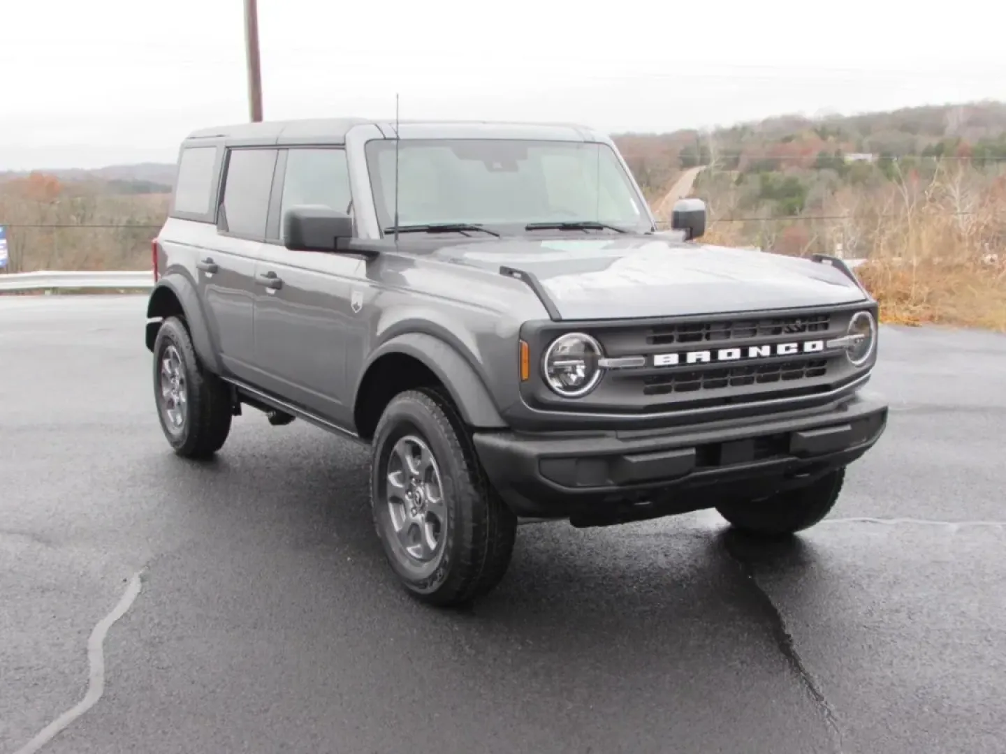 2025 /Dark Gray W/Black Onyx Ford Bronco Big Bend (1FMDE7BH9SL) with an 2.3L EcoBoost I-4 engine, located at 12836 Highway 21, De Soto, MO, 63020, (636) 337-7777, 38.151867, -90.575615 - **Adventure Awaits with the 2025 Ford Bronco Big Bend at Pettus Ford De Soto!**<br /> <br /> Are you ready to conquer the great outdoors while enjoying all the comforts of a modern SUV? The 2025 Ford Bronco Big Bend is the perfect vehicle for those who crave adventure and versatility, whether you're - Photo#0