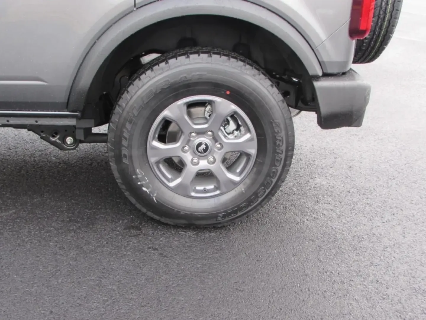 2025 /Dark Gray W/Black Onyx Ford Bronco Big Bend (1FMDE7BH9SL) with an 2.3L EcoBoost I-4 engine, located at 12836 Highway 21, De Soto, MO, 63020, (636) 337-7777, 38.151867, -90.575615 - **Adventure Awaits with the 2025 Ford Bronco Big Bend at Pettus Ford De Soto!**<br /> <br /> Are you ready to conquer the great outdoors while enjoying all the comforts of a modern SUV? The 2025 Ford Bronco Big Bend is the perfect vehicle for those who crave adventure and versatility, whether you're - Photo#9