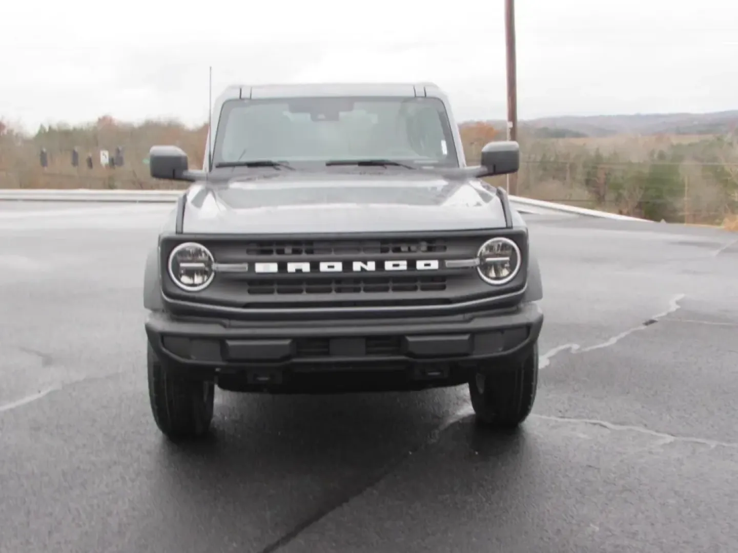 2025 /Dark Gray W/Black Onyx Ford Bronco Big Bend (1FMDE7BH9SL) with an 2.3L EcoBoost I-4 engine, located at 12836 Highway 21, De Soto, MO, 63020, (636) 337-7777, 38.151867, -90.575615 - **Adventure Awaits with the 2025 Ford Bronco Big Bend at Pettus Ford De Soto!**<br /> <br /> Are you ready to conquer the great outdoors while enjoying all the comforts of a modern SUV? The 2025 Ford Bronco Big Bend is the perfect vehicle for those who crave adventure and versatility, whether you're - Photo#1