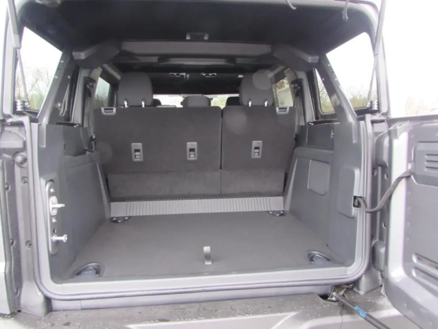 2025 /Dark Gray W/Black Onyx Ford Bronco Big Bend (1FMDE7BH9SL) with an 2.3L EcoBoost I-4 engine, located at 12836 Highway 21, De Soto, MO, 63020, (636) 337-7777, 38.151867, -90.575615 - **Adventure Awaits with the 2025 Ford Bronco Big Bend at Pettus Ford De Soto!**<br /> <br /> Are you ready to conquer the great outdoors while enjoying all the comforts of a modern SUV? The 2025 Ford Bronco Big Bend is the perfect vehicle for those who crave adventure and versatility, whether you're - Photo#27