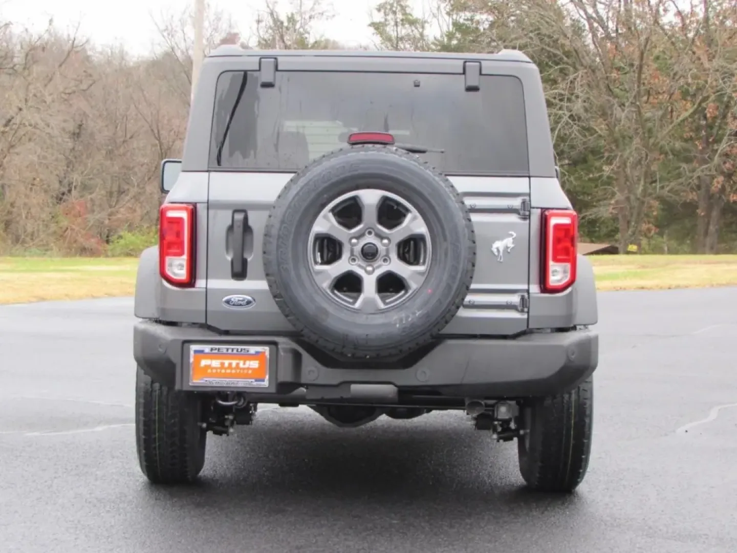 2025 /Dark Gray W/Black Onyx Ford Bronco Big Bend (1FMDE7BH9SL) with an 2.3L EcoBoost I-4 engine, located at 12836 Highway 21, De Soto, MO, 63020, (636) 337-7777, 38.151867, -90.575615 - **Adventure Awaits with the 2025 Ford Bronco Big Bend at Pettus Ford De Soto!**<br /> <br /> Are you ready to conquer the great outdoors while enjoying all the comforts of a modern SUV? The 2025 Ford Bronco Big Bend is the perfect vehicle for those who crave adventure and versatility, whether you're - Photo#5