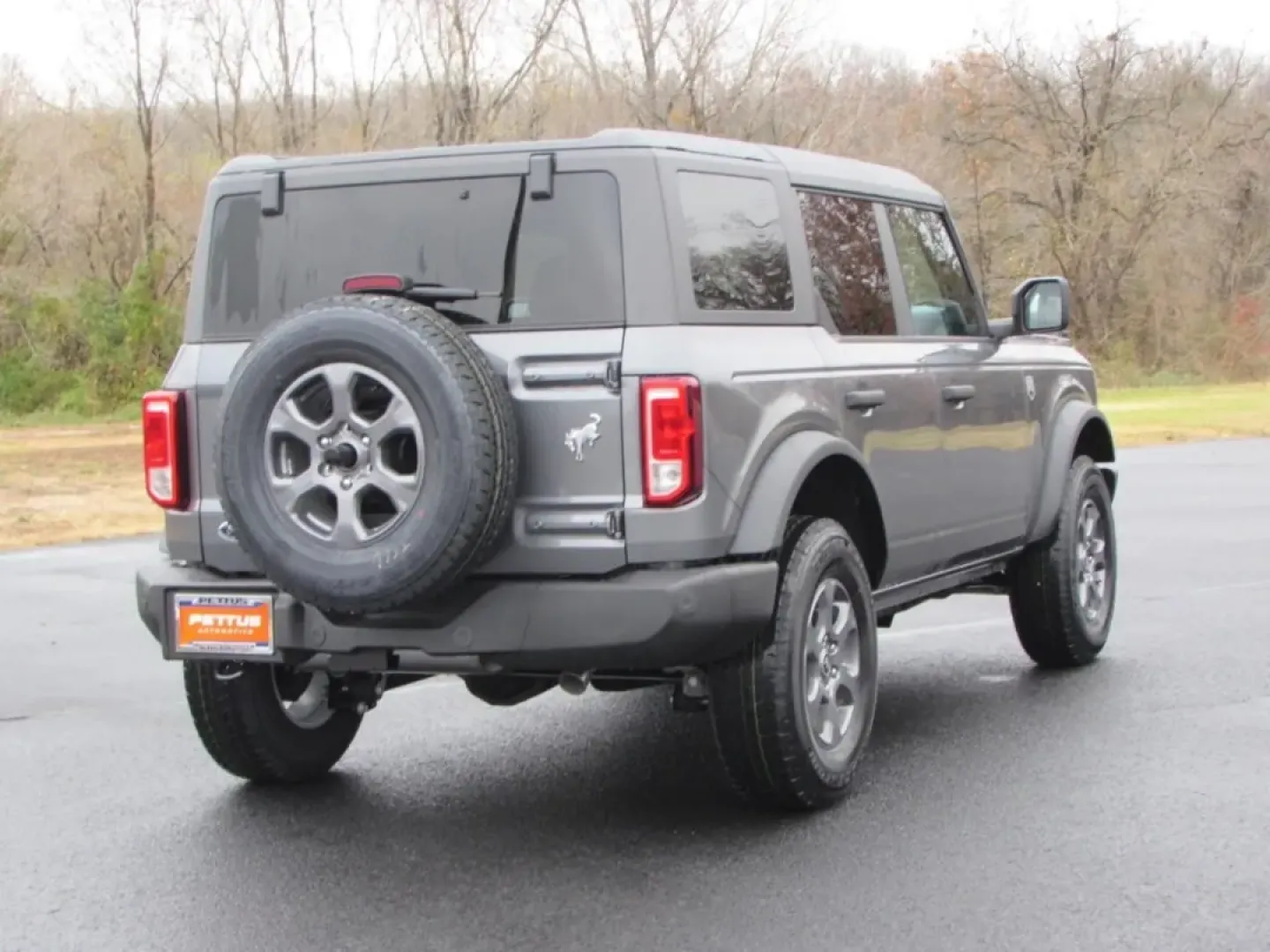 2025 /Dark Gray W/Black Onyx Ford Bronco Big Bend (1FMDE7BH9SL) with an 2.3L EcoBoost I-4 engine, located at 12836 Highway 21, De Soto, MO, 63020, (636) 337-7777, 38.151867, -90.575615 - **Adventure Awaits with the 2025 Ford Bronco Big Bend at Pettus Ford De Soto!**<br /> <br /> Are you ready to conquer the great outdoors while enjoying all the comforts of a modern SUV? The 2025 Ford Bronco Big Bend is the perfect vehicle for those who crave adventure and versatility, whether you're - Photo#6
