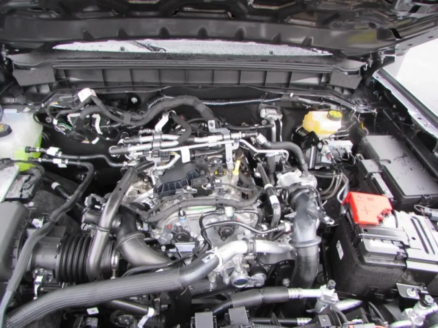 2025 /Dark Gray W/Black Onyx Ford Bronco Big Bend (1FMDE7BH9SL) with an 2.3L EcoBoost I-4 engine, located at 12836 Highway 21, De Soto, MO, 63020, (636) 337-7777, 38.151867, -90.575615 - **Adventure Awaits with the 2025 Ford Bronco Big Bend at Pettus Ford De Soto!**<br /> <br /> Are you ready to conquer the great outdoors while enjoying all the comforts of a modern SUV? The 2025 Ford Bronco Big Bend is the perfect vehicle for those who crave adventure and versatility, whether you're - Photo#8