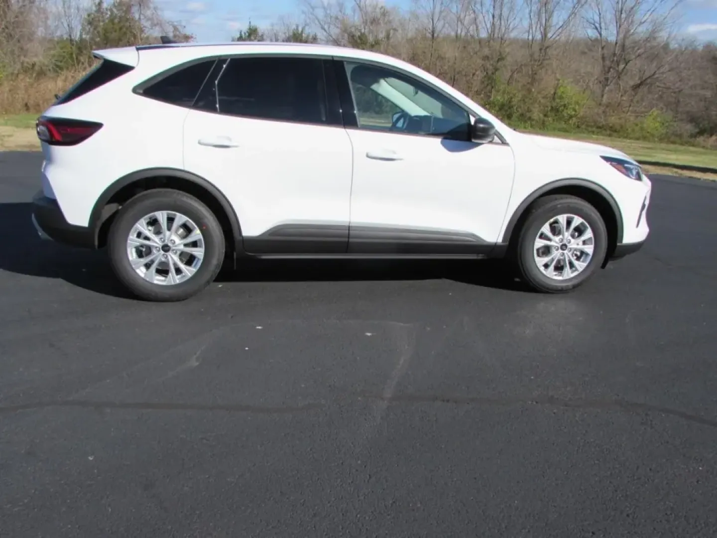 2026 /Ebony Ford Escape Active (1FMCU0GN2TU) with an 1.5L engine, located at 12836 Highway 21, De Soto, MO, 63020, (636) 337-7777, 38.151867, -90.575615 - **Explore the Open Road with the 2026 Ford Escape Active SUV Your Perfect Adventure Awaits!**<br /> <br /> Are you ready to embrace a lifestyle filled with adventure, comfort, and style? Look no further than this stunning **2026 Ford Escape Active** at **Pettus Ford De Soto**, located conveniently - Photo#6