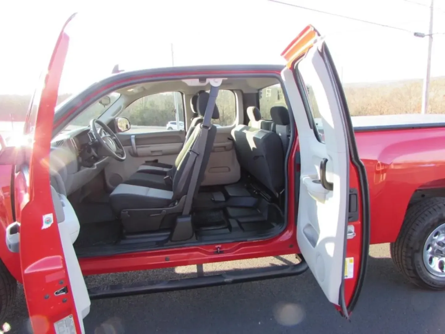 2009 /Dark Titanium Chevrolet Silverado 1500 Work Truck (1GCEC19XX9Z) with an Other engine, Automatic transmission, located at 12830 Highway 21, De Soto, MO, 63020, (636) 337-7777, 38.153099, -90.573624 - **Discover Your Next Adventure with the 2009 Chevrolet Silverado 1500 Ideal for Work and Play!**<br /> <br /> Are you searching for a reliable vehicle that can tackle both the demands of your job and the joys of weekend adventures? Look no further than this robust 2009 Chevrolet Silverado 1500, ava - Photo#18