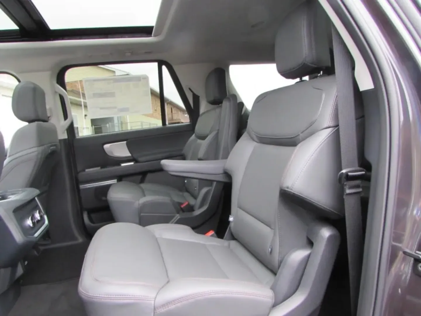 2025 /Dark Gray Ford Expedition Max Active (1FMJK1J85SE) with an 3.5L EcoBoost V6 engine, Automatic transmission, located at 12836 Highway 21, De Soto, MO, 63020, (636) 337-7777, 38.151867, -90.575615 - **Adventure Awaits with the 2025 Ford Expedition Max The Ultimate Family SUV!** <br /> <br /> Are you ready to elevate your family adventures? The 2025 Ford Expedition Max is designed for those who crave space, comfort, and performance. Whether you're navigating the daily commute or embarking on a - Photo#23