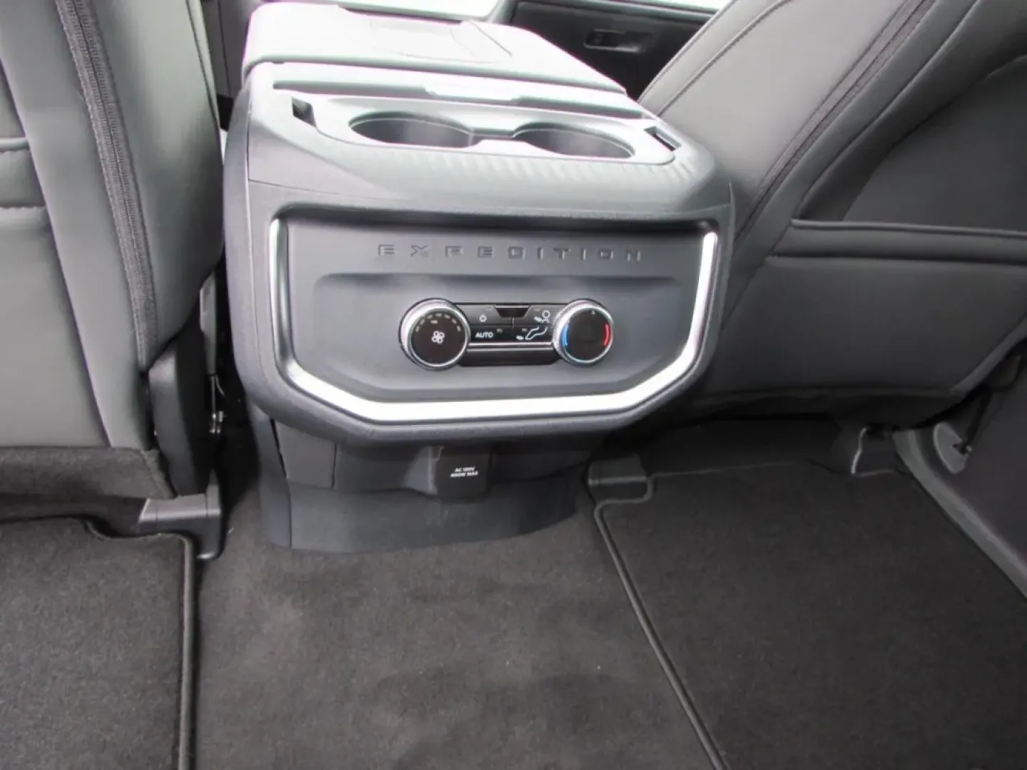 2025 /Dark Gray Ford Expedition Max Active (1FMJK1J85SE) with an 3.5L EcoBoost V6 engine, Automatic transmission, located at 12836 Highway 21, De Soto, MO, 63020, (636) 337-7777, 38.151867, -90.575615 - **Adventure Awaits with the 2025 Ford Expedition Max The Ultimate Family SUV!** <br /> <br /> Are you ready to elevate your family adventures? The 2025 Ford Expedition Max is designed for those who crave space, comfort, and performance. Whether you're navigating the daily commute or embarking on a - Photo#24