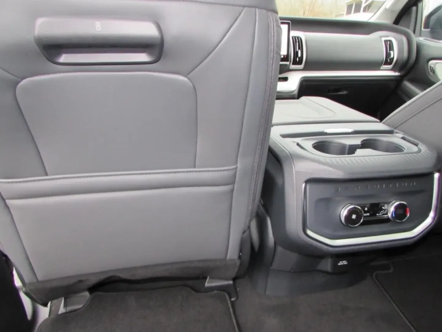 2025 /Dark Gray Ford Expedition Max Active (1FMJK1J85SE) with an 3.5L EcoBoost V6 engine, Automatic transmission, located at 12836 Highway 21, De Soto, MO, 63020, (636) 337-7777, 38.151867, -90.575615 - **Adventure Awaits with the 2025 Ford Expedition Max The Ultimate Family SUV!** <br /> <br /> Are you ready to elevate your family adventures? The 2025 Ford Expedition Max is designed for those who crave space, comfort, and performance. Whether you're navigating the daily commute or embarking on a - Photo#25