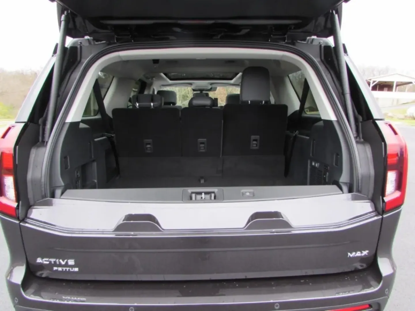 2025 /Dark Gray Ford Expedition Max Active (1FMJK1J85SE) with an 3.5L EcoBoost V6 engine, Automatic transmission, located at 12836 Highway 21, De Soto, MO, 63020, (636) 337-7777, 38.151867, -90.575615 - **Adventure Awaits with the 2025 Ford Expedition Max The Ultimate Family SUV!** <br /> <br /> Are you ready to elevate your family adventures? The 2025 Ford Expedition Max is designed for those who crave space, comfort, and performance. Whether you're navigating the daily commute or embarking on a - Photo#28