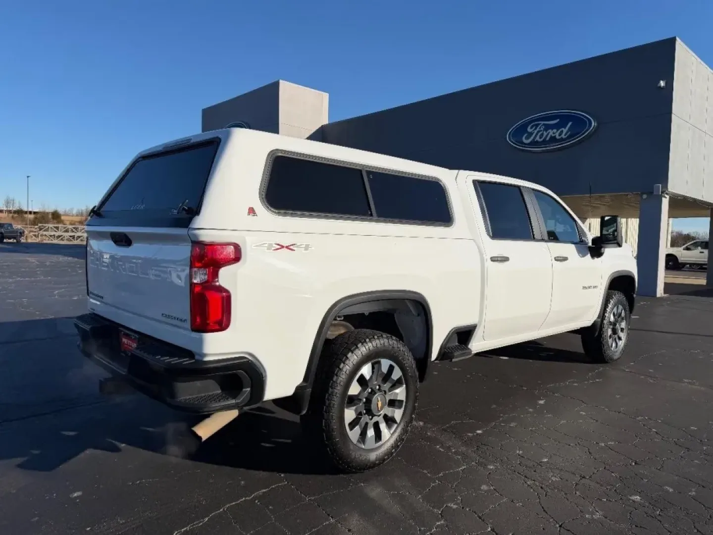 2021 /Jet Black Cloth Chevrolet Silverado 2500HD 4WD Custom Crew Cab (1GC4YME75MF) with an 6.6L V8 engine, 6A transmission, located at 141 Commercial Dr, Fredericktown, MO, 63645, (573) 783-6432, 37.570087, -90.320648 - **Unleash Your Adventurous Spirit with the 2021 Chevrolet Silverado 2500HD at Pettus Ford Fredericktown!**<br /> <br /> Are you ready to tackle your next adventure or simply need a powerful vehicle for your daily tasks? Look no further than the 2021 Chevrolet Silverado 2500HD, the perfect truck for - Photo#3