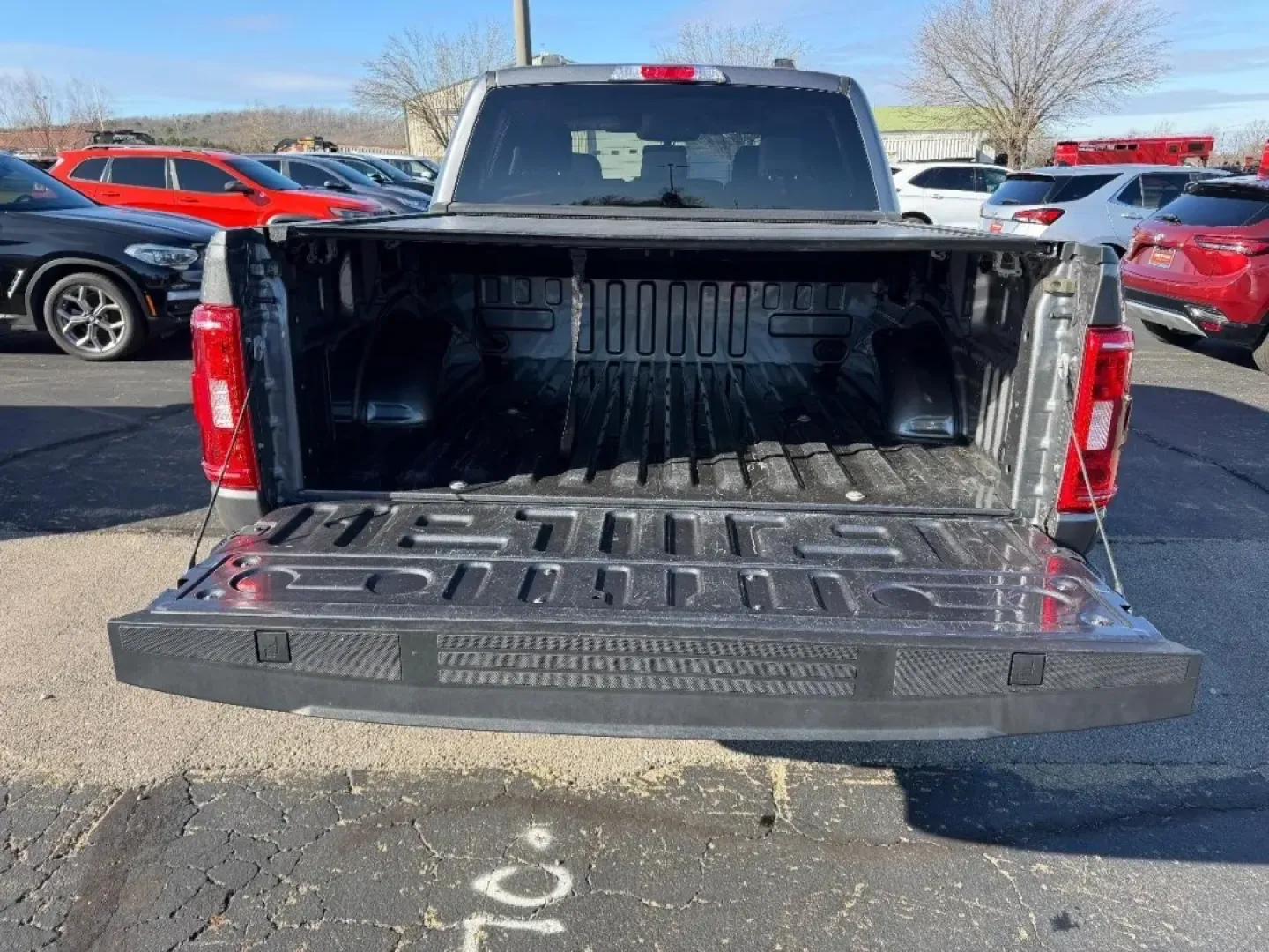 2021 /Black/Medium Dark Slate Cloth Ford F-150 XLT (1FTEW1EP6MK) with an 2.7L V6 engine, located at 970 Woodlawn Dr., Farmington, MO, 63640, (573) 431-7800, 37.825642, -90.468674 - **Experience Adventure with the 2021 Ford F-150 at Pettus CDJR Farmington!**<br /> <br /> Are you ready to take on the open road or tackle those weekend projects with confidence? The 2021 Ford F-150 is the perfect companion for those who crave adventure and practicality, making it an ideal choice fo - Photo#4