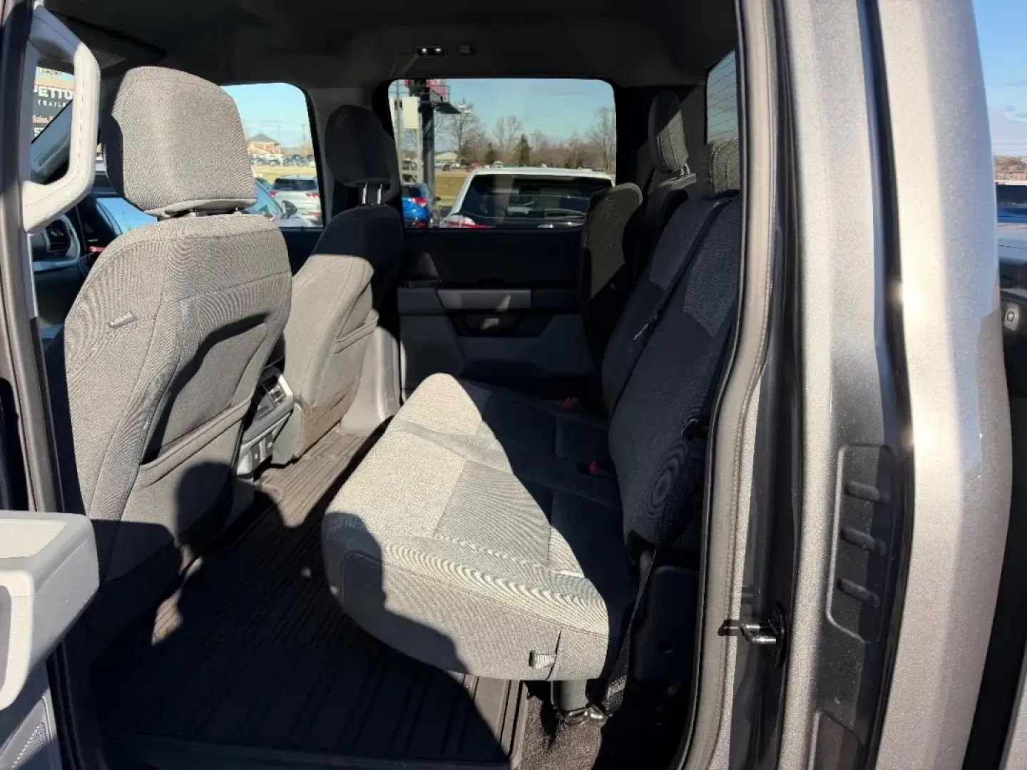 2021 /Black/Medium Dark Slate Cloth Ford F-150 XLT (1FTEW1EP6MK) with an 2.7L V6 engine, located at 970 Woodlawn Dr., Farmington, MO, 63640, (573) 431-7800, 37.825642, -90.468674 - **Experience Adventure with the 2021 Ford F-150 at Pettus CDJR Farmington!**<br /> <br /> Are you ready to take on the open road or tackle those weekend projects with confidence? The 2021 Ford F-150 is the perfect companion for those who crave adventure and practicality, making it an ideal choice fo - Photo#8