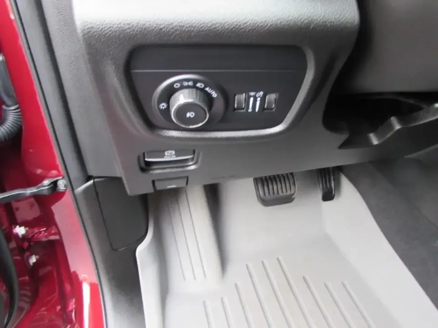 2024 /Global Black Jeep Grand Cherokee Limited (1C4RJKBG4R8) with an 3.6L V6 DOHC 24V engine, 8A transmission, located at 12830 Highway 21, De Soto, MO, 63020, (636) 337-7777, 38.153099, -90.573624 - **Unleash Your Adventure with the 2024 Jeep Grand Cherokee Limited Perfect for Your Next Journey!**<br /> <br /> Are you ready to elevate your weekend adventures or daily commutes? The 2024 Jeep Grand Cherokee Limited is the vehicle that fits seamlessly into your lifestyle! With its robust capabili - Photo#13