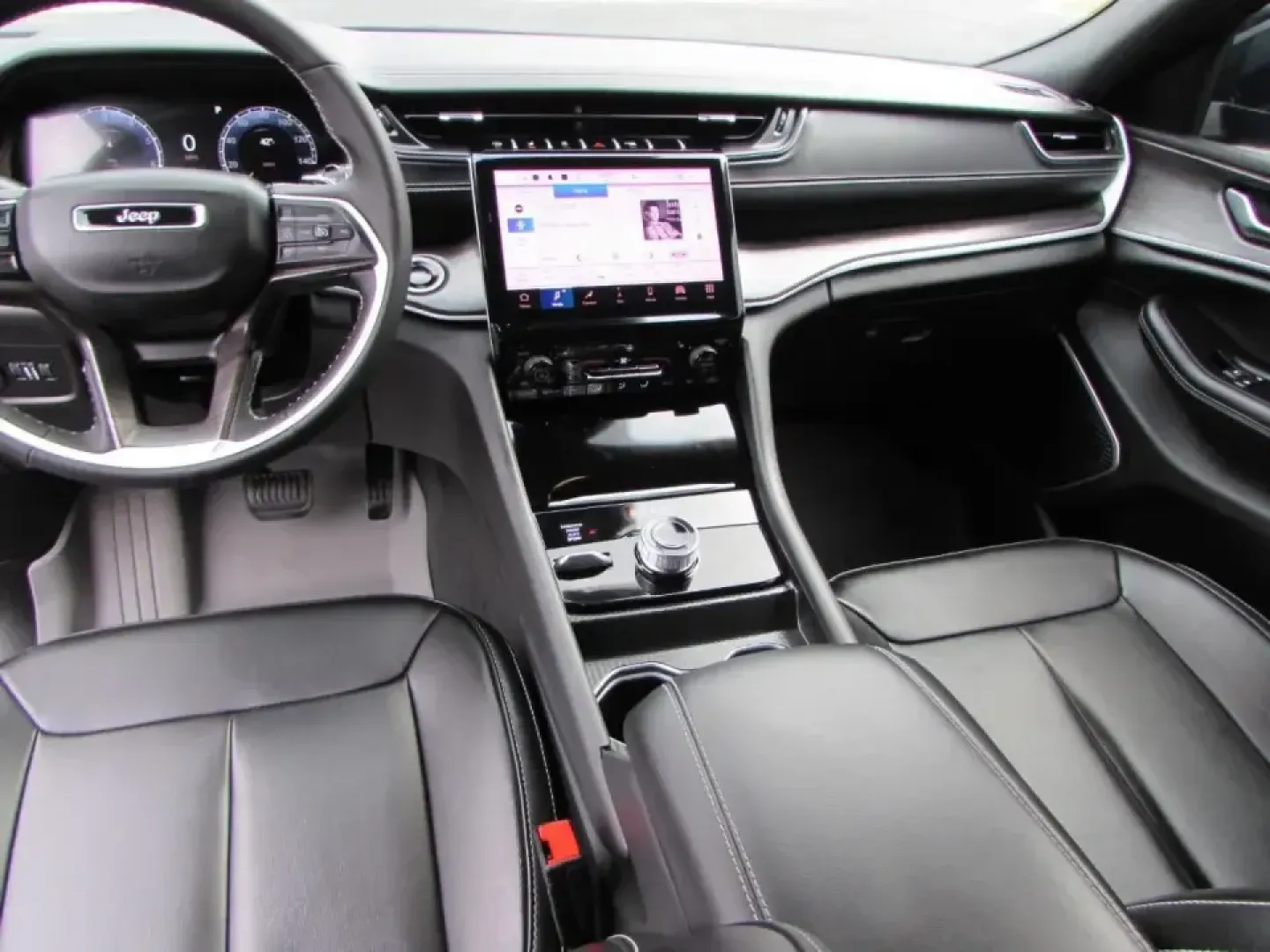 2024 /Global Black Jeep Grand Cherokee Limited (1C4RJKBG4R8) with an 3.6L V6 DOHC 24V engine, 8A transmission, located at 12830 Highway 21, De Soto, MO, 63020, (636) 337-7777, 38.153099, -90.573624 - **Unleash Your Adventure with the 2024 Jeep Grand Cherokee Limited Perfect for Your Next Journey!**<br /> <br /> Are you ready to elevate your weekend adventures or daily commutes? The 2024 Jeep Grand Cherokee Limited is the vehicle that fits seamlessly into your lifestyle! With its robust capabili - Photo#22