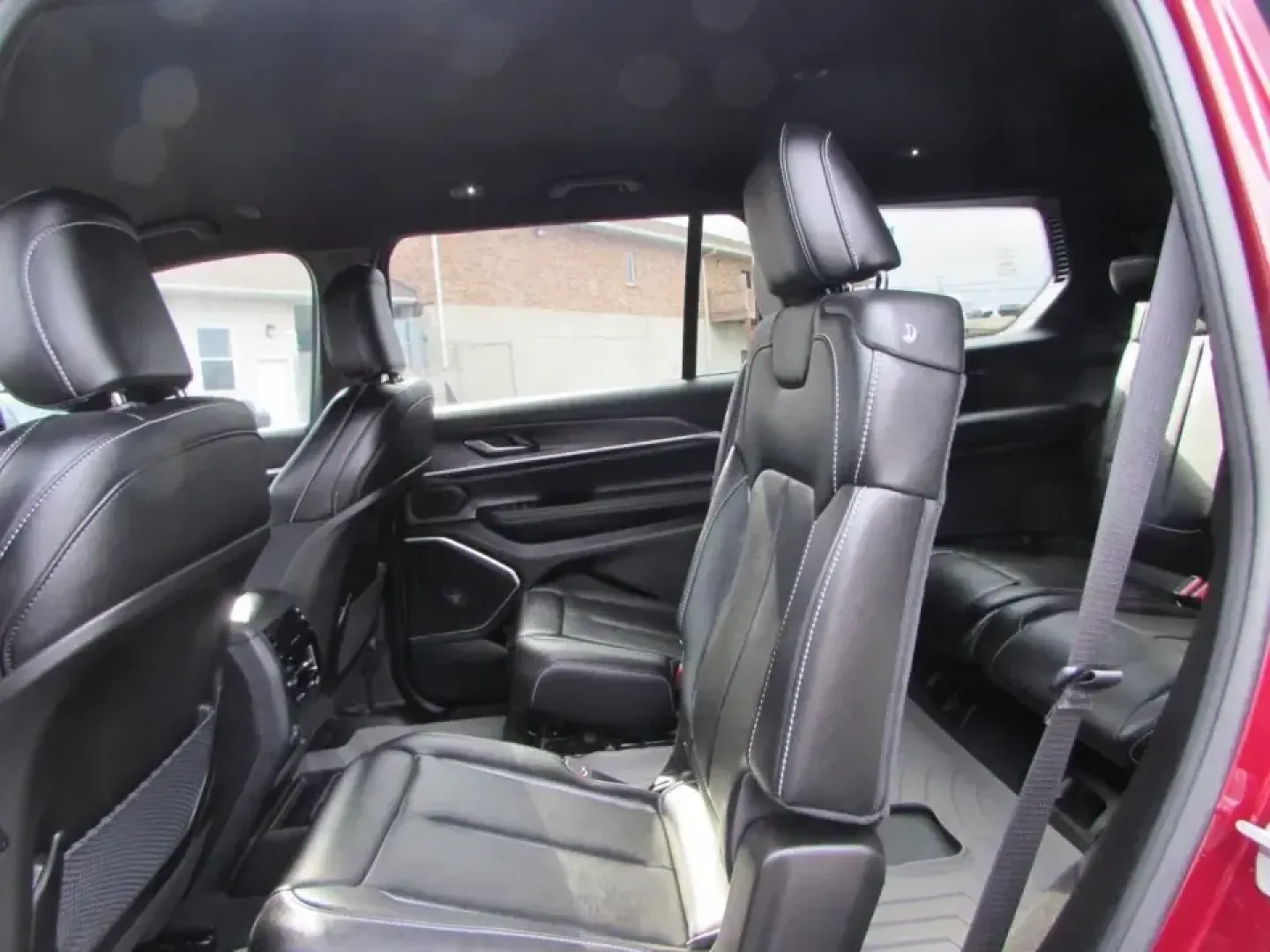 2024 /Global Black Jeep Grand Cherokee Limited (1C4RJKBG4R8) with an 3.6L V6 DOHC 24V engine, 8A transmission, located at 12830 Highway 21, De Soto, MO, 63020, (636) 337-7777, 38.153099, -90.573624 - **Unleash Your Adventure with the 2024 Jeep Grand Cherokee Limited Perfect for Your Next Journey!**<br /> <br /> Are you ready to elevate your weekend adventures or daily commutes? The 2024 Jeep Grand Cherokee Limited is the vehicle that fits seamlessly into your lifestyle! With its robust capabili - Photo#24