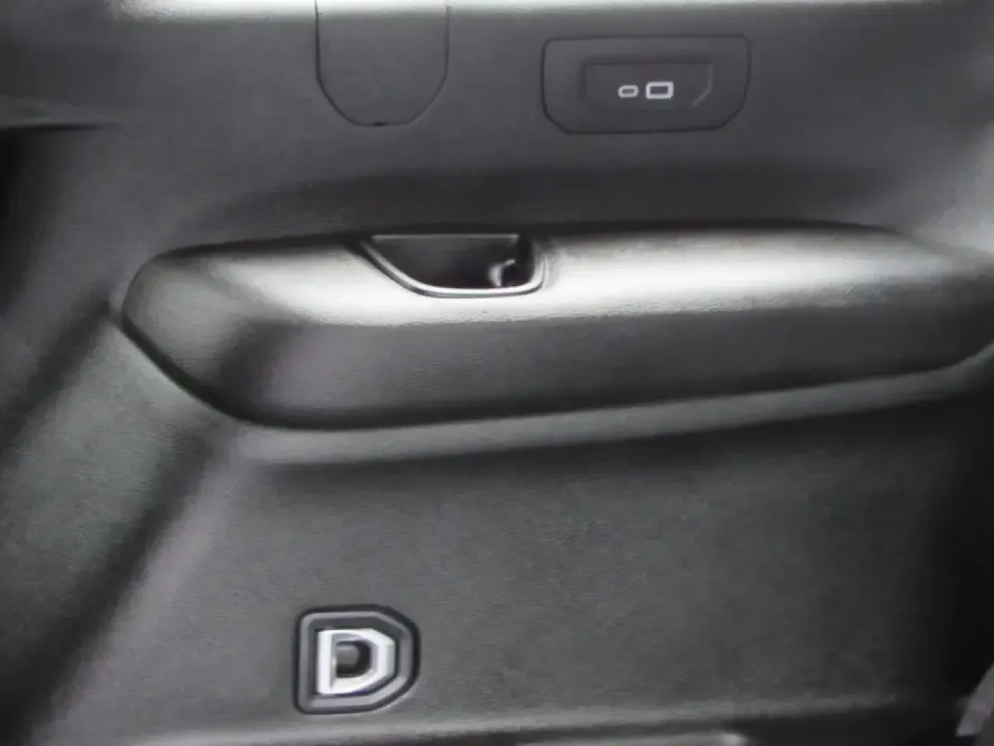 2024 /Global Black Jeep Grand Cherokee Limited (1C4RJKBG4R8) with an 3.6L V6 DOHC 24V engine, 8A transmission, located at 12830 Highway 21, De Soto, MO, 63020, (636) 337-7777, 38.153099, -90.573624 - **Unleash Your Adventure with the 2024 Jeep Grand Cherokee Limited Perfect for Your Next Journey!**<br /> <br /> Are you ready to elevate your weekend adventures or daily commutes? The 2024 Jeep Grand Cherokee Limited is the vehicle that fits seamlessly into your lifestyle! With its robust capabili - Photo#27