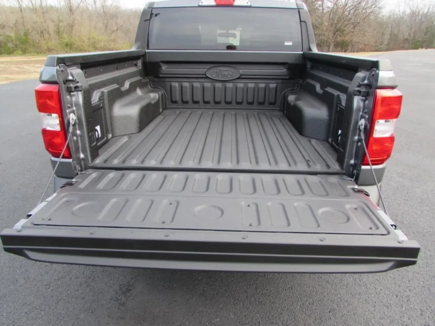 2025 /Black Onyx/Dark Slate Ford Maverick XL (3FTTW8BA3SR) with an 2.0L engine, located at 12836 Highway 21, De Soto, MO, 63020, (636) 337-7777, 38.151867, -90.575615 - **Elevate Your Lifestyle with the 2025 Ford Maverick XL Perfect for Every Adventure!**<br /> <br /> Are you ready to take on new adventures while enjoying the comfort and versatility of a pickup truck? The 2025 Ford Maverick XL is here to redefine your driving experience. Whether you're a weekend w - Photo#12