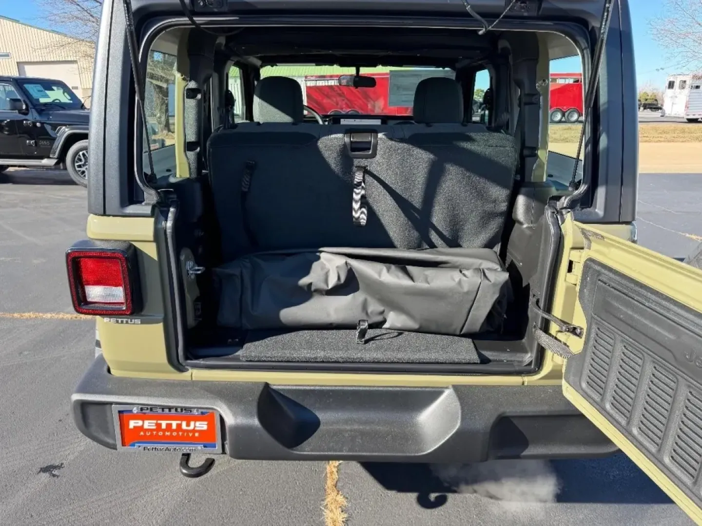 2026 /Black Cloth Jeep Wrangler Sport (1C4PJXAN0TW) with an 2.0L engine, located at 970 Woodlawn Dr., Farmington, MO, 63640, (573) 431-7800, 37.825642, -90.468674 - **Adventure Awaits with the 2026 Jeep Wrangler: Your Ultimate Off-Road Companion!**<br /> <br /> Are you ready to conquer the great outdoors or tackle your daily commute in style? The 2026 Jeep Wrangler is not just a vehicle; it's a lifestyle. Perfectly designed for those who crave adventure, this r - Photo#4