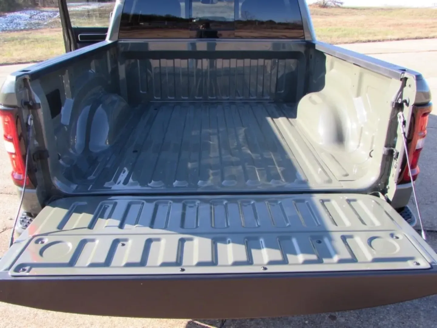 2026 /Black Ram 1500 Big Horn/Lone Star (1C6SRFFT2TN) with an Other engine, located at 12830 Highway 21, De Soto, MO, 63020, (636) 337-7777, 38.153099, -90.573624 - **Discover Your Next Adventure with the 2026 Ram 1500 Big Horn at Pettus CDJR DeSoto!**<br /> <br /> Are you ready to elevate your lifestyle with a truck that seamlessly blends rugged capability and modern comfort? Whether you're navigating daily commutes, taking the family on weekend adventures, or - Photo#12