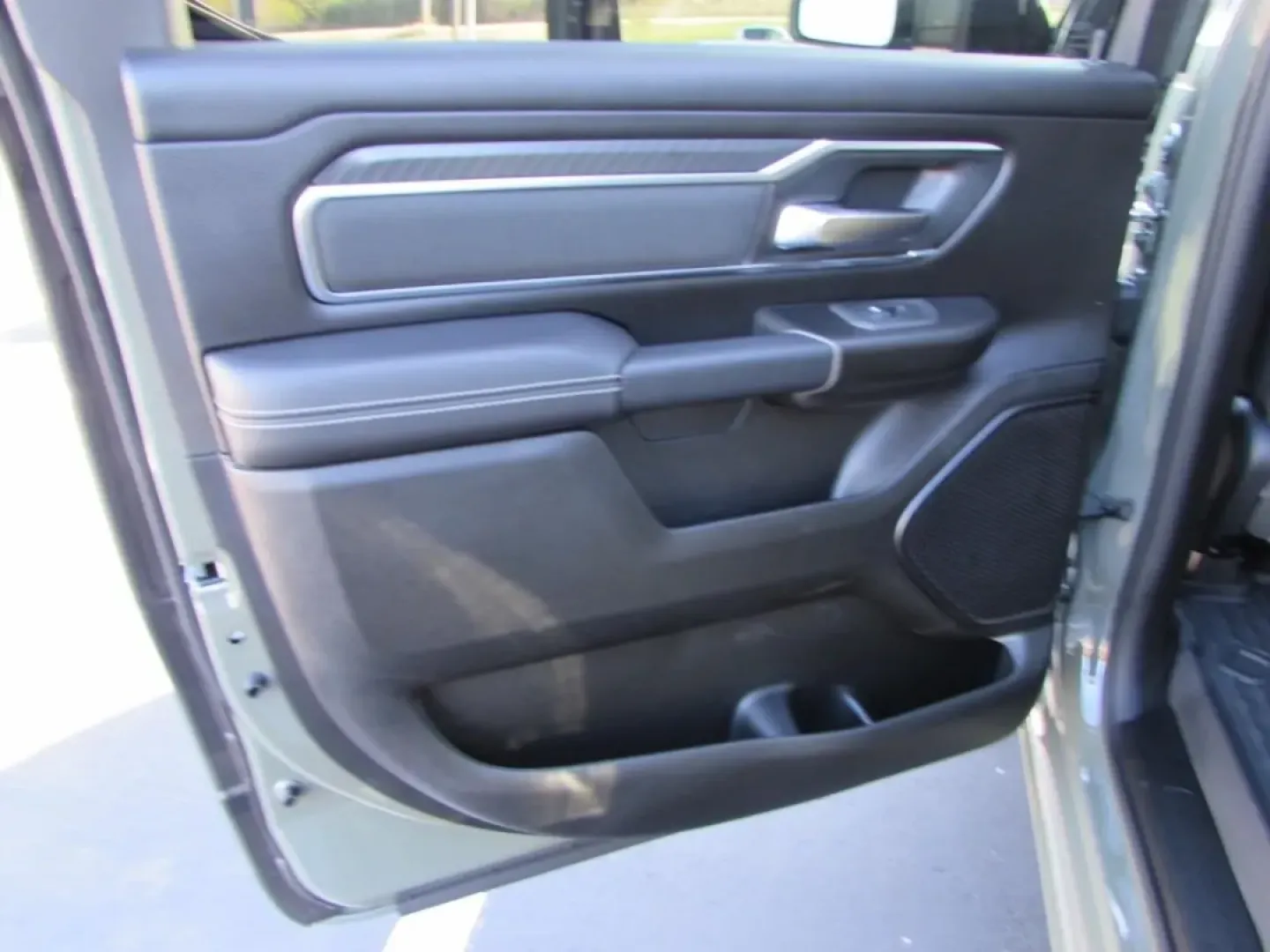 2026 /Black Ram 1500 Big Horn/Lone Star (1C6SRFFT2TN) with an Other engine, located at 12830 Highway 21, De Soto, MO, 63020, (636) 337-7777, 38.153099, -90.573624 - **Discover Your Next Adventure with the 2026 Ram 1500 Big Horn at Pettus CDJR DeSoto!**<br /> <br /> Are you ready to elevate your lifestyle with a truck that seamlessly blends rugged capability and modern comfort? Whether you're navigating daily commutes, taking the family on weekend adventures, or - Photo#28