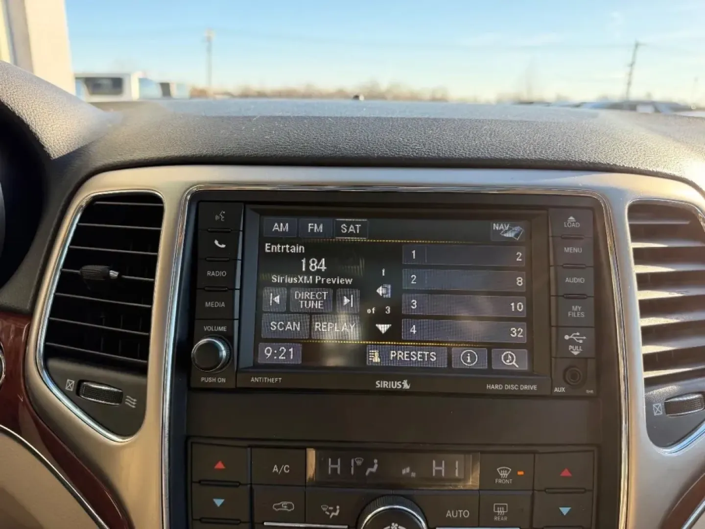 2013 /Black/Light Frost Beige Leather Jeep Grand Cherokee Limited (1C4RJFBG3DC) with an 3.6L VVT V6 flex fuel engine, located at 141 Commercial Dr, Fredericktown, MO, 63645, (573) 783-6432, 37.570087, -90.320648 - **Adventure Awaits with This 2013 Jeep Grand Cherokee Limited The Perfect Companion for Your Next Journey!**<br /> <br /> Are you ready to elevate your driving experience? This 2013 Jeep Grand Cherokee Limited is not just a vehicle; it's an invitation to explore. Whether you're embarking on weekend - Photo#15