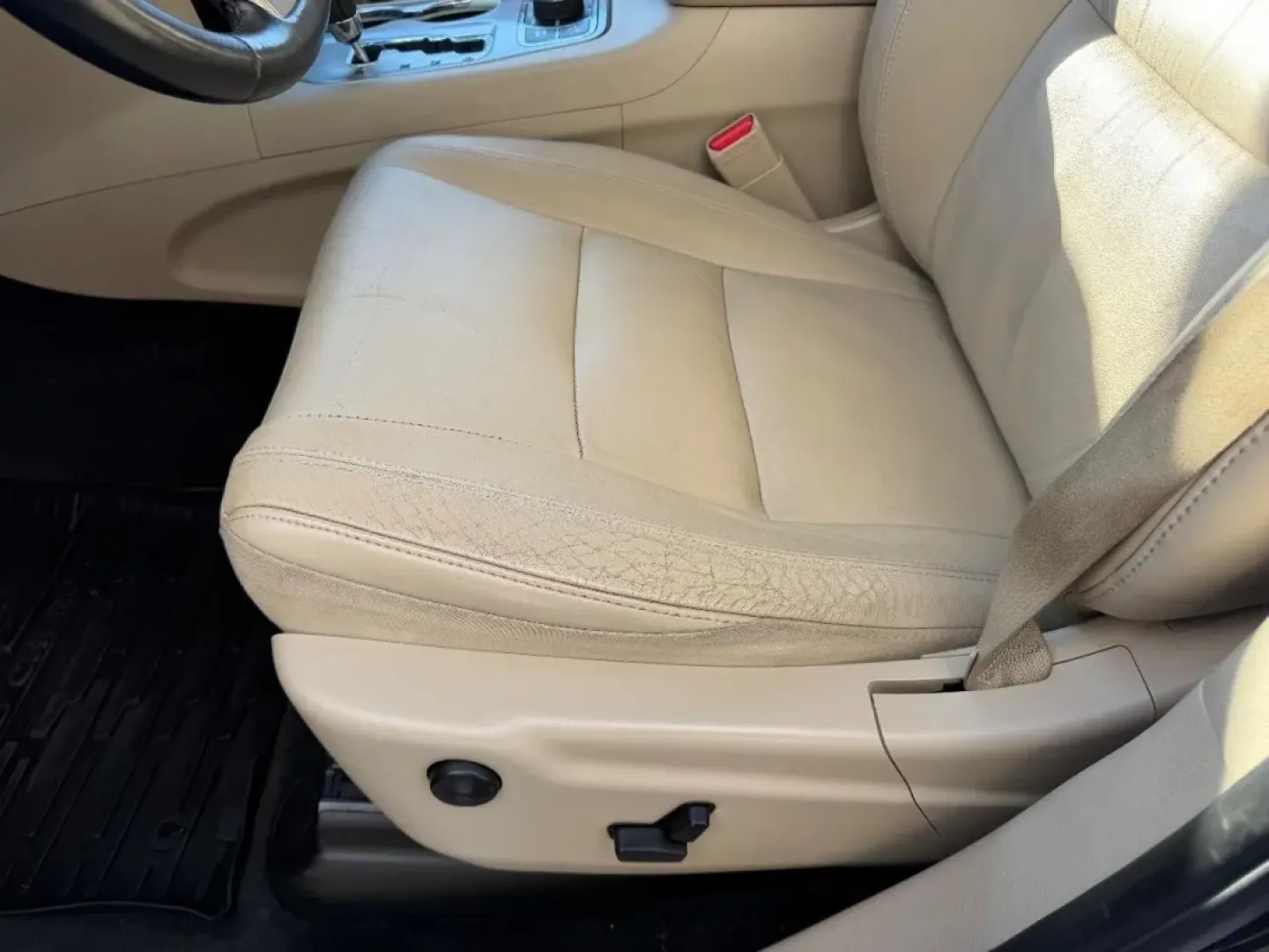 2013 /Black/Light Frost Beige Leather Jeep Grand Cherokee Limited (1C4RJFBG3DC) with an 3.6L VVT V6 flex fuel engine, located at 141 Commercial Dr, Fredericktown, MO, 63645, (573) 783-6432, 37.570087, -90.320648 - **Adventure Awaits with This 2013 Jeep Grand Cherokee Limited The Perfect Companion for Your Next Journey!**<br /> <br /> Are you ready to elevate your driving experience? This 2013 Jeep Grand Cherokee Limited is not just a vehicle; it's an invitation to explore. Whether you're embarking on weekend - Photo#22