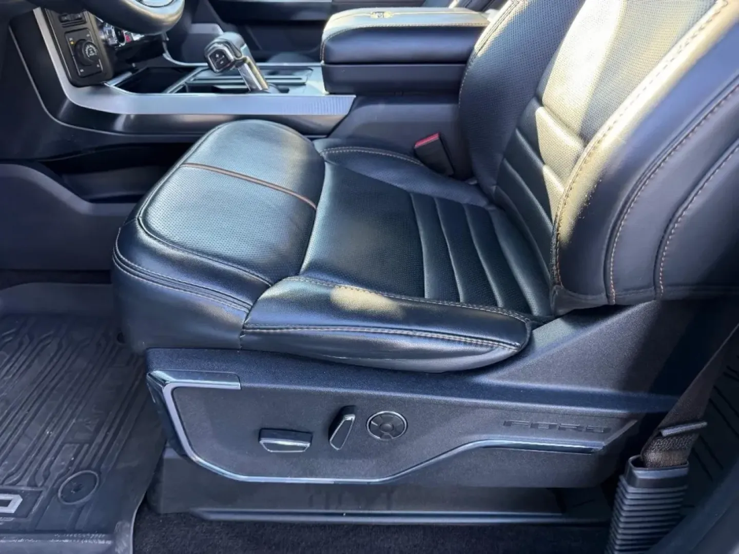 2022 /Black Leather Ford F-150 Platinum (1FTFW1ED8NF) with an 3.5L V6 engine, 6A transmission, located at 141 Commercial Dr, Fredericktown, MO, 63645, (573) 783-6432, 37.570087, -90.320648 - **Embrace Adventure with the 2022 Ford F-150 at Pettus Ford Fredericktown!**<br /> <br /> Are you ready to elevate your lifestyle with a powerful vehicle that adapts to your every need? Whether you're a weekend warrior seeking off-road thrills, a busy professional looking for dependability in long c - Photo#19