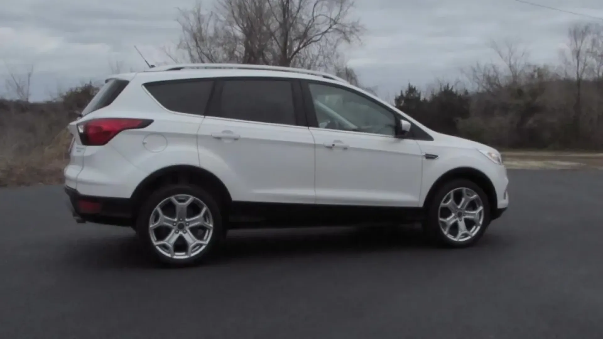 2019 /Charcoal Black Ford Escape Titanium (1FMCU0J95KU) with an Other engine, Automatic transmission, located at 12836 Highway 21, De Soto, MO, 63020, (636) 337-7777, 38.151867, -90.575615 - **Discover Endless Adventures with the 2019 Ford Escape Titanium at Pettus Ford De Soto!**<br /> <br /> Are you ready to elevate your daily commute or embark on spontaneous weekend getaways? The 2019 Ford Escape Titanium is the perfect blend of style, comfort, and performance, designed for those who - Photo#7