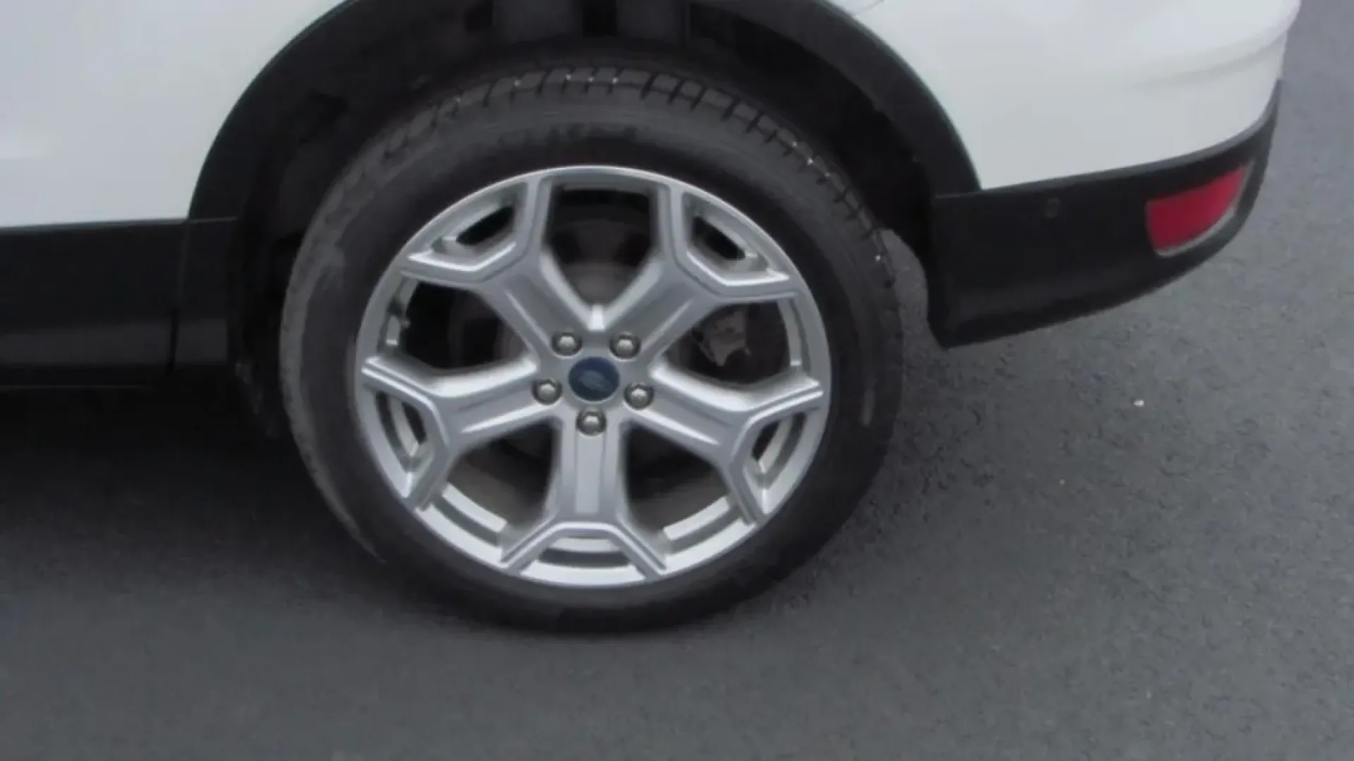 2019 /Charcoal Black Ford Escape Titanium (1FMCU0J95KU) with an Other engine, Automatic transmission, located at 12836 Highway 21, De Soto, MO, 63020, (636) 337-7777, 38.151867, -90.575615 - **Discover Endless Adventures with the 2019 Ford Escape Titanium at Pettus Ford De Soto!**<br /> <br /> Are you ready to elevate your daily commute or embark on spontaneous weekend getaways? The 2019 Ford Escape Titanium is the perfect blend of style, comfort, and performance, designed for those who - Photo#9