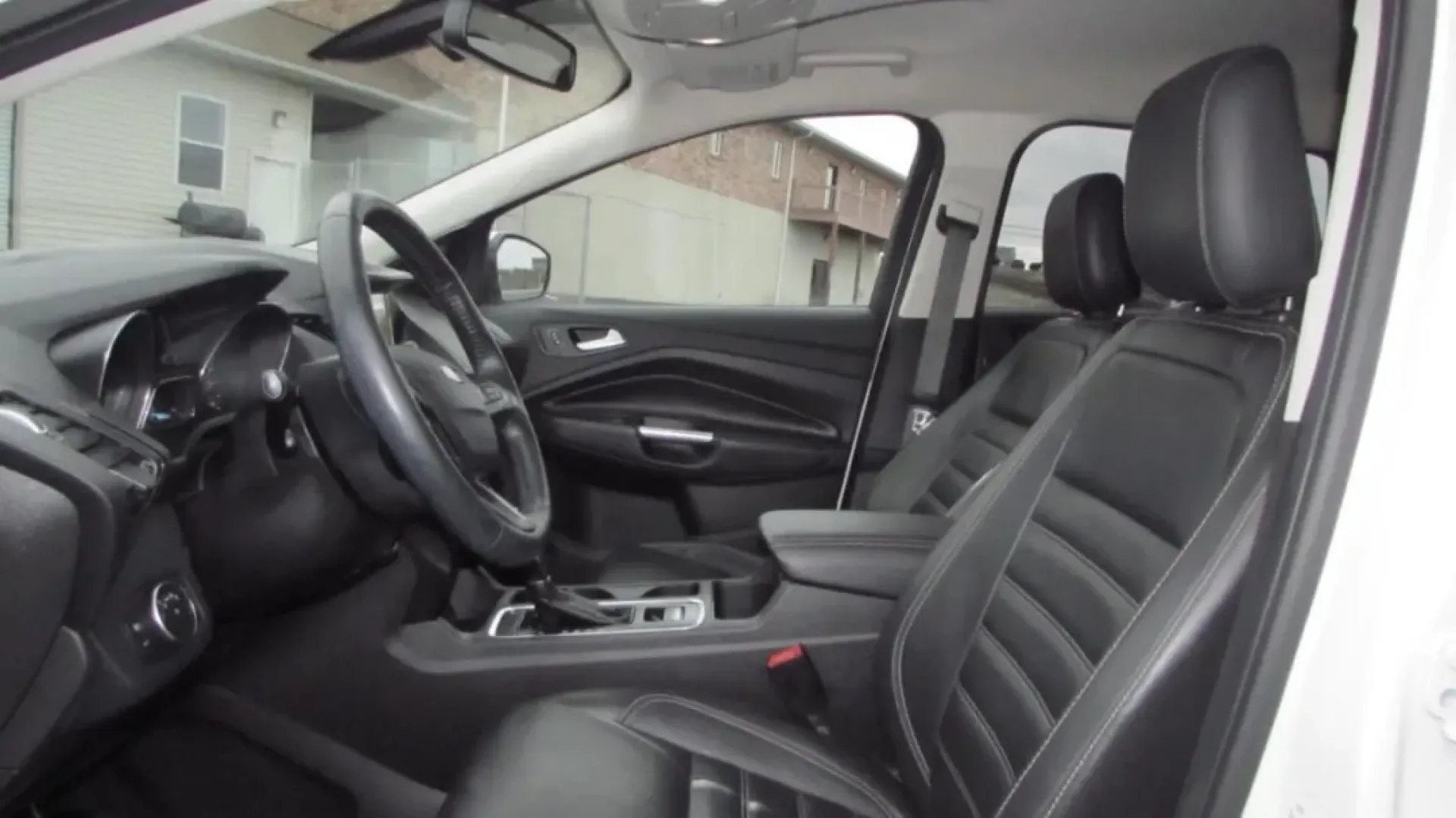 2019 /Charcoal Black Ford Escape Titanium (1FMCU0J95KU) with an Other engine, Automatic transmission, located at 12836 Highway 21, De Soto, MO, 63020, (636) 337-7777, 38.151867, -90.575615 - **Discover Endless Adventures with the 2019 Ford Escape Titanium at Pettus Ford De Soto!**<br /> <br /> Are you ready to elevate your daily commute or embark on spontaneous weekend getaways? The 2019 Ford Escape Titanium is the perfect blend of style, comfort, and performance, designed for those who - Photo#11