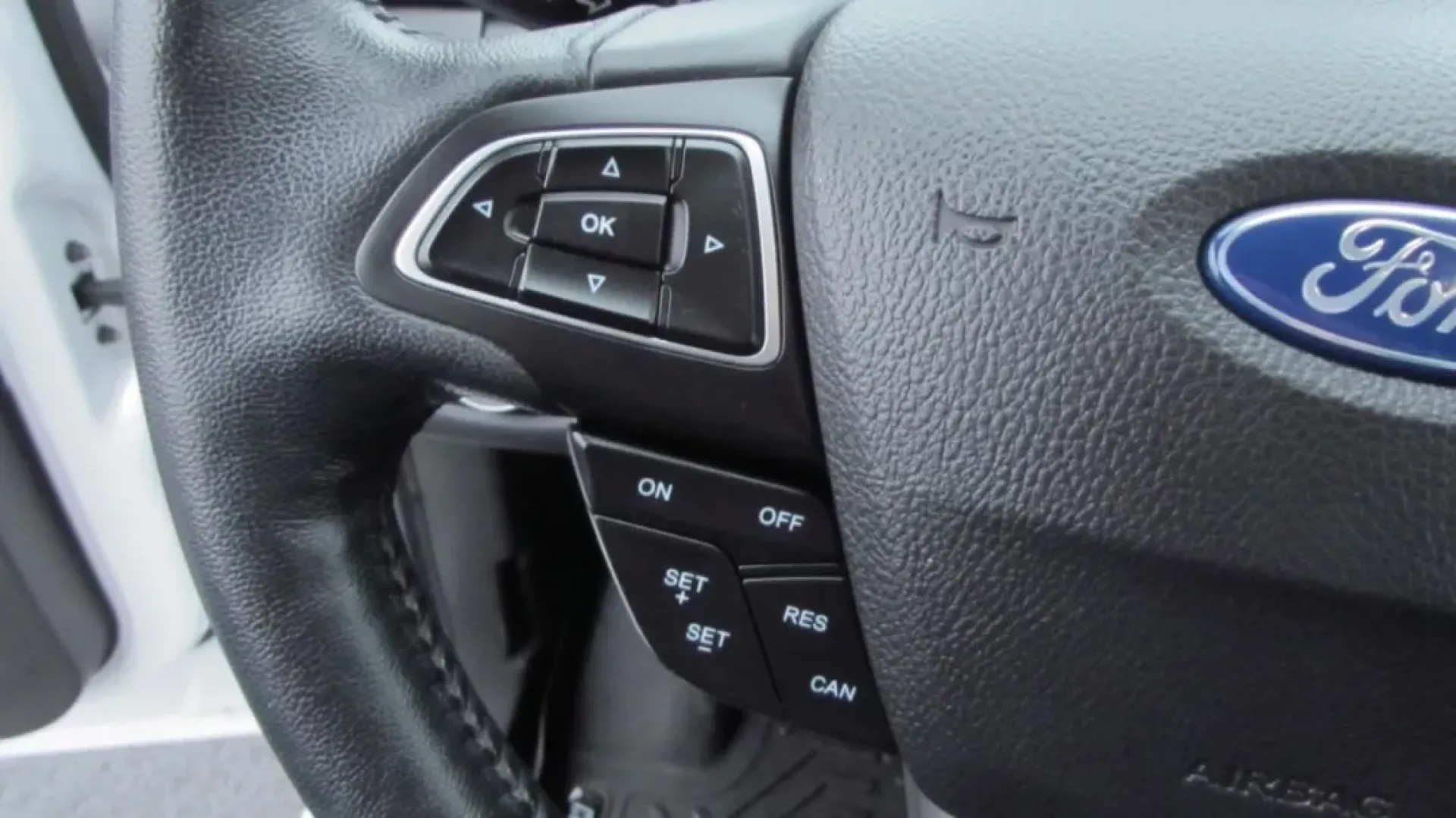 2019 /Charcoal Black Ford Escape Titanium (1FMCU0J95KU) with an Other engine, Automatic transmission, located at 12836 Highway 21, De Soto, MO, 63020, (636) 337-7777, 38.151867, -90.575615 - **Discover Endless Adventures with the 2019 Ford Escape Titanium at Pettus Ford De Soto!**<br /> <br /> Are you ready to elevate your daily commute or embark on spontaneous weekend getaways? The 2019 Ford Escape Titanium is the perfect blend of style, comfort, and performance, designed for those who - Photo#14