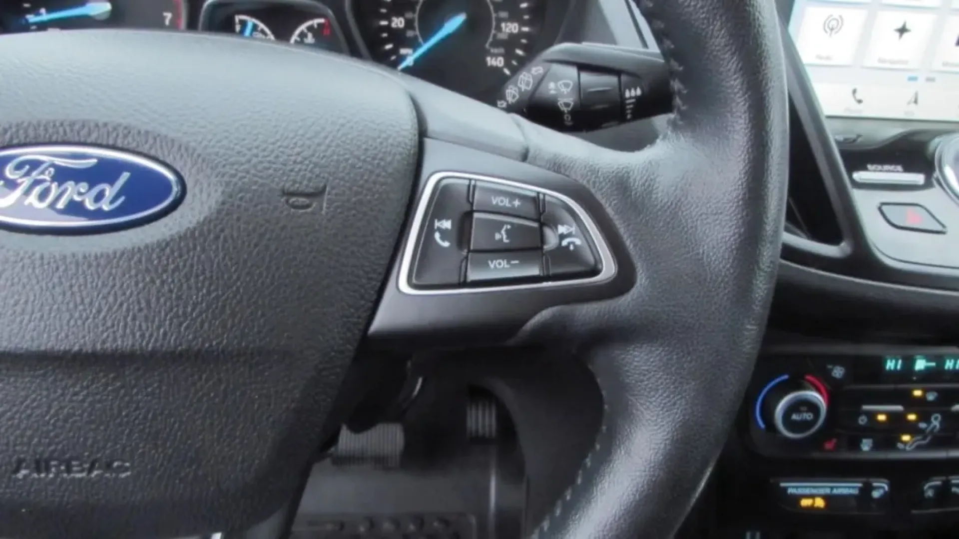 2019 /Charcoal Black Ford Escape Titanium (1FMCU0J95KU) with an Other engine, Automatic transmission, located at 12836 Highway 21, De Soto, MO, 63020, (636) 337-7777, 38.151867, -90.575615 - **Discover Endless Adventures with the 2019 Ford Escape Titanium at Pettus Ford De Soto!**<br /> <br /> Are you ready to elevate your daily commute or embark on spontaneous weekend getaways? The 2019 Ford Escape Titanium is the perfect blend of style, comfort, and performance, designed for those who - Photo#15