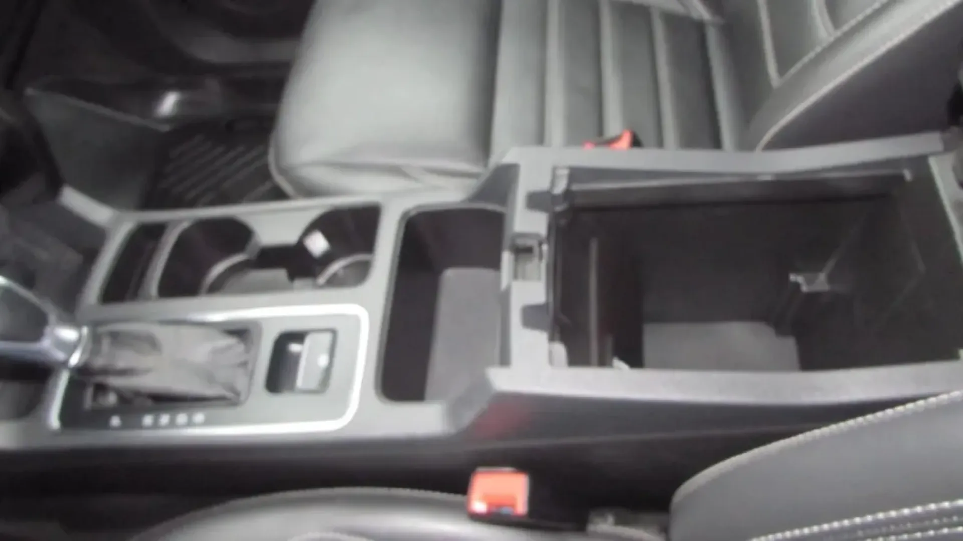 2019 /Charcoal Black Ford Escape Titanium (1FMCU0J95KU) with an Other engine, Automatic transmission, located at 12836 Highway 21, De Soto, MO, 63020, (636) 337-7777, 38.151867, -90.575615 - **Discover Endless Adventures with the 2019 Ford Escape Titanium at Pettus Ford De Soto!**<br /> <br /> Are you ready to elevate your daily commute or embark on spontaneous weekend getaways? The 2019 Ford Escape Titanium is the perfect blend of style, comfort, and performance, designed for those who - Photo#19