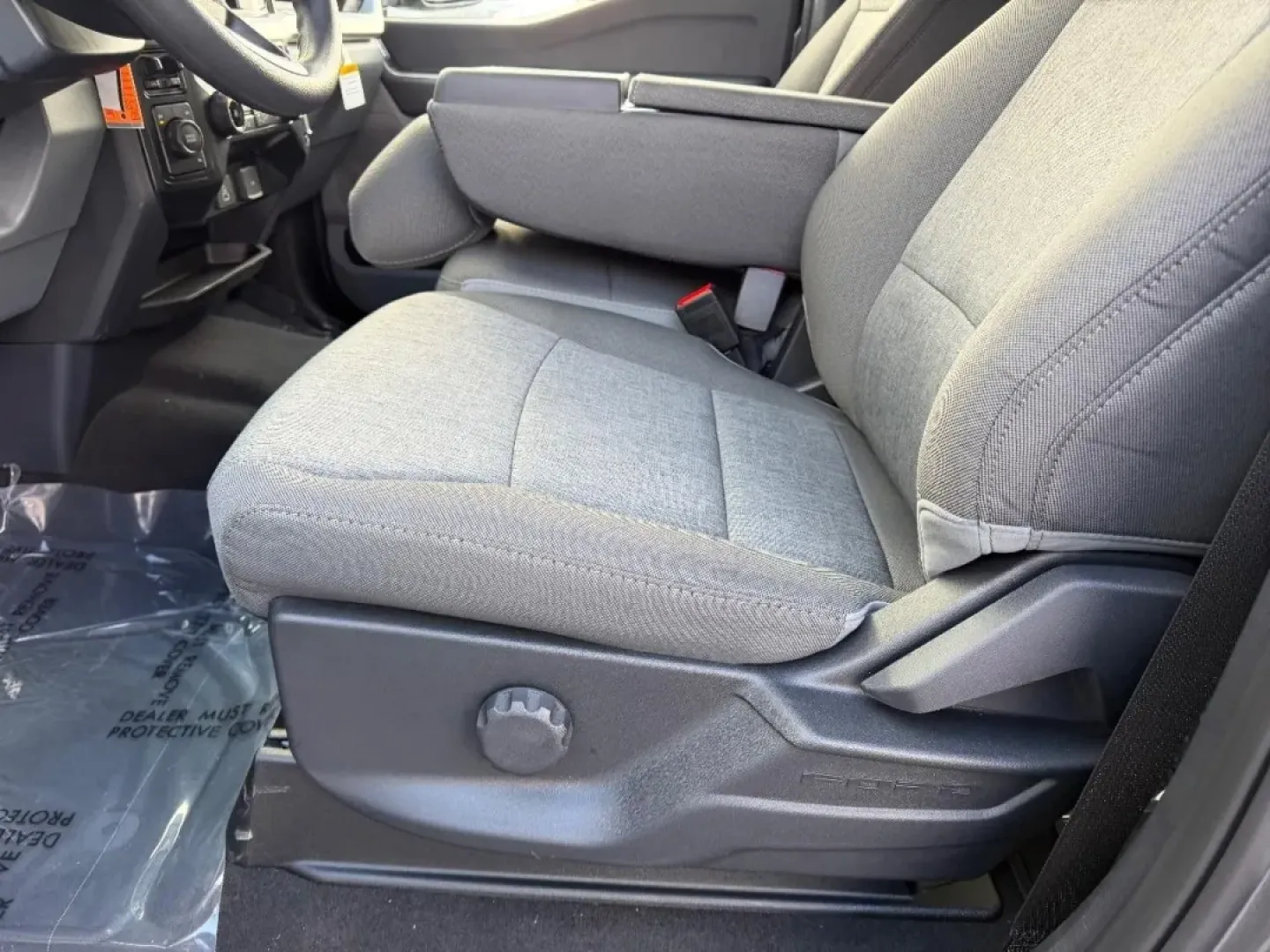 2026 /Medium Dark Slate Cloth Ford F-350SD XL DRW (1FT8W3DT6TE) with an 6.7L engine, 6A transmission, located at 141 Commercial Dr, Fredericktown, MO, 63645, (573) 783-6432, 37.570087, -90.320648 - **Elevate Your Work and Weekend Adventures with the 2026 Ford Super Duty F-350 DRW!**<br /> <br /> Are you in search of a reliable truck that can handle both your work demands and weekend escapades? Look no further! The 2026 Ford Super Duty F-350 DRW is the perfect companion for anyone who values pe - Photo#17