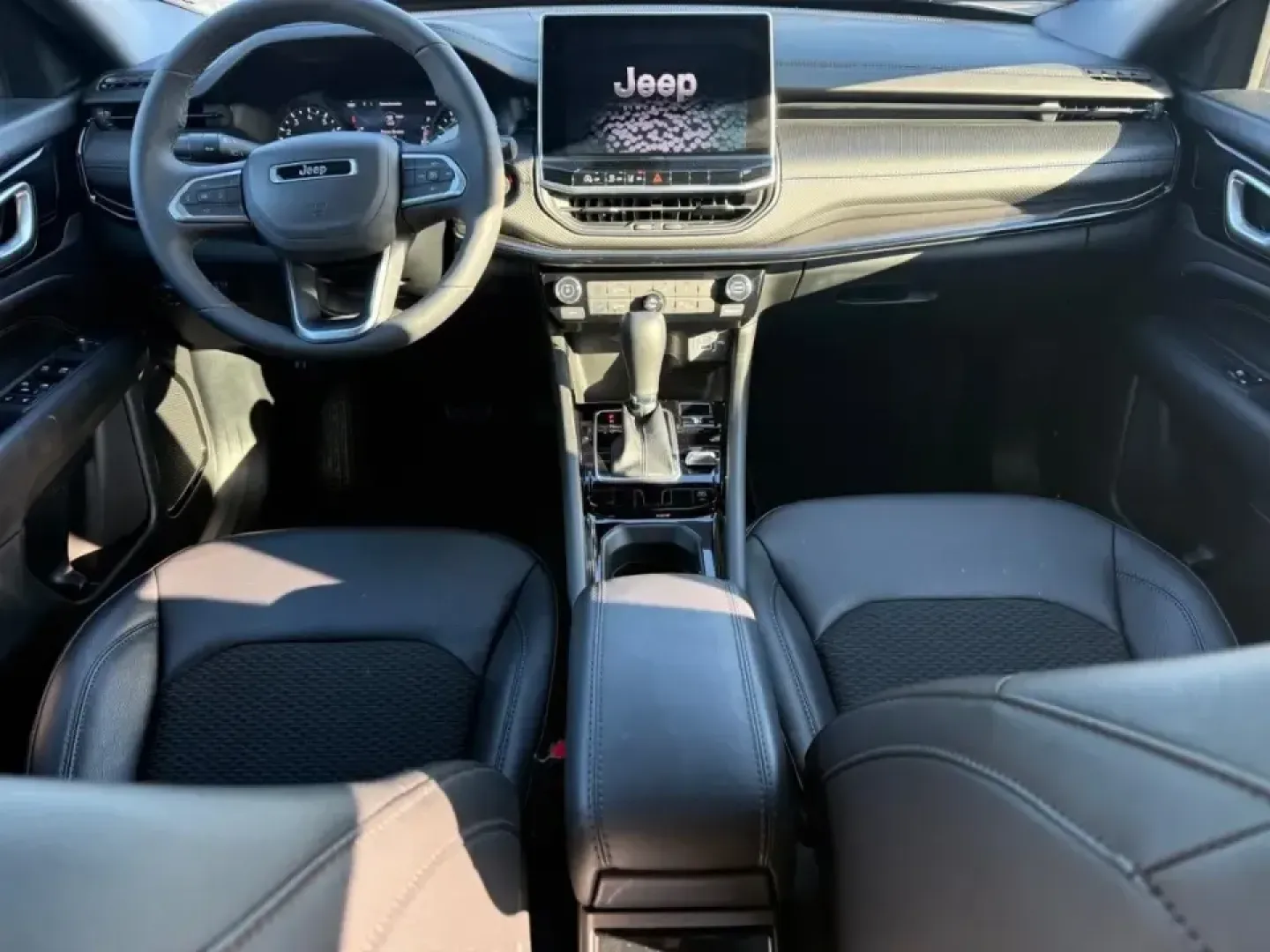 2026 /Black Cloth Jeep Compass Latitude (3C4NJDBN5TT) with an 2.0L engine, Automatic transmission, located at 970 Woodlawn Dr., Farmington, MO, 63640, (573) 431-7800, 37.825642, -90.468674 - Are you ready to elevate your adventures and make lasting memories on the open road? Whether it's a weekend escape to the stunning Ozark National Scenic Riverways or a daily commute through the vibrant streets of Farmington, the 2026 Jeep Compass is your ideal companion. Offering a perfect blend of - Photo#5