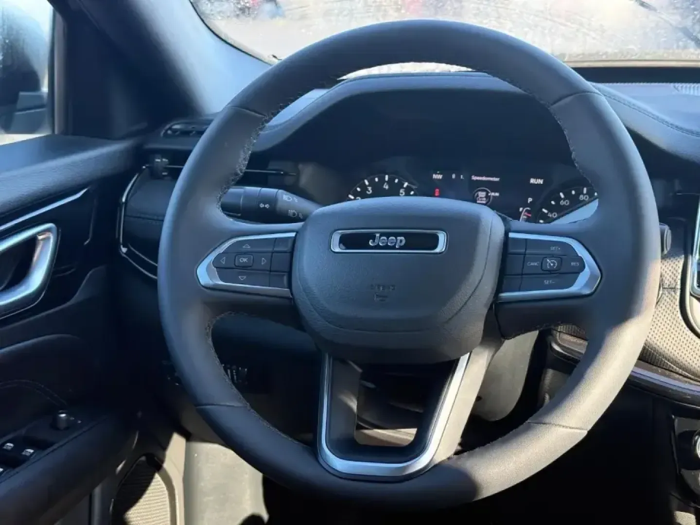 2026 /Black Cloth Jeep Compass Latitude (3C4NJDBN5TT) with an 2.0L engine, Automatic transmission, located at 970 Woodlawn Dr., Farmington, MO, 63640, (573) 431-7800, 37.825642, -90.468674 - Are you ready to elevate your adventures and make lasting memories on the open road? Whether it's a weekend escape to the stunning Ozark National Scenic Riverways or a daily commute through the vibrant streets of Farmington, the 2026 Jeep Compass is your ideal companion. Offering a perfect blend of - Photo#6