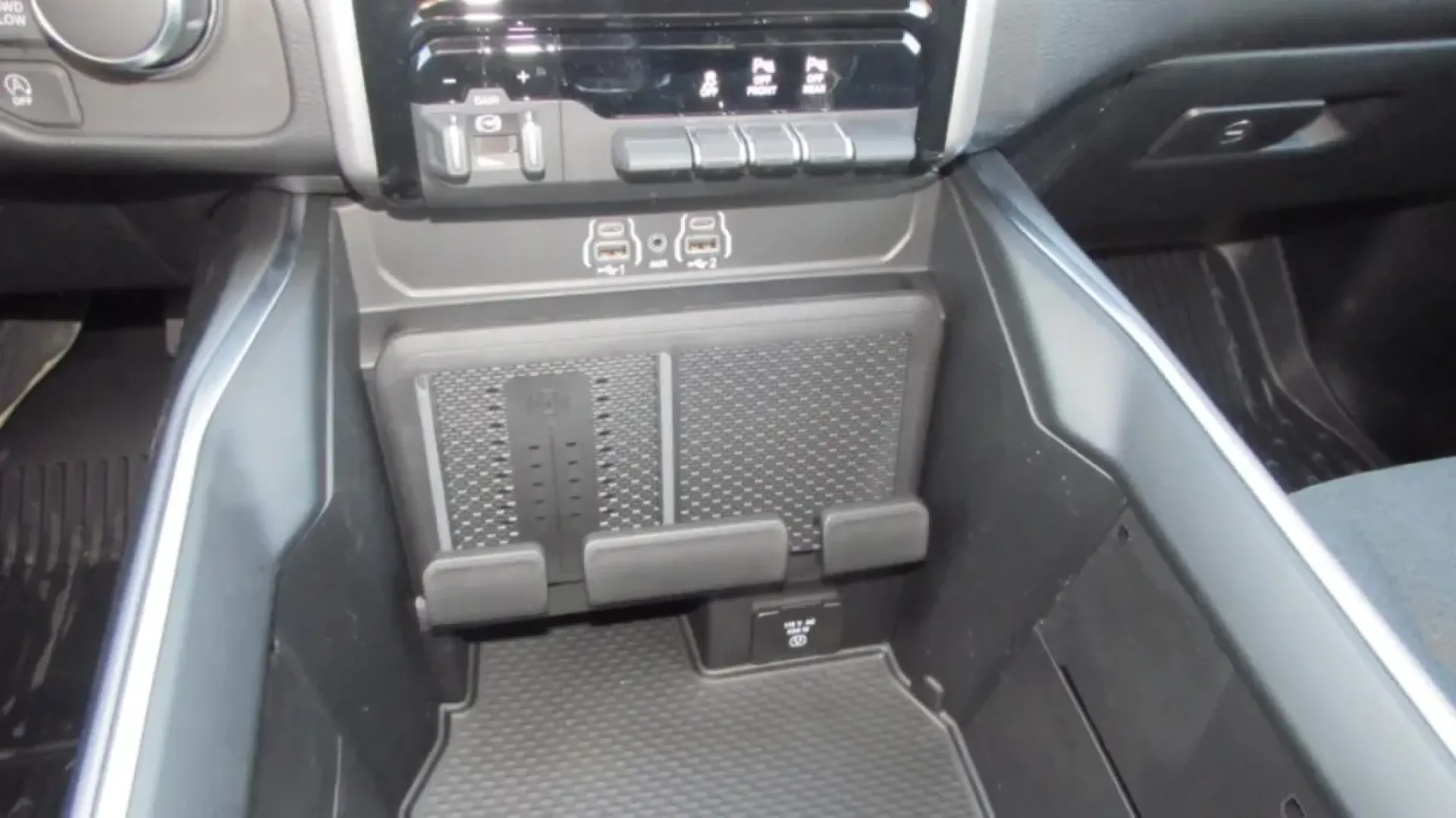 2026 /Black Ram 1500 Big Horn/Lone Star (1C6SRFFT3TN) with an Other engine, located at 12830 Highway 21, De Soto, MO, 63020, (636) 337-7777, 38.153099, -90.573624 - **Discover Your Adventure with the 2026 Ram 1500 Big Horn at Pettus CDJR DeSoto!**<br /> <br /> Are you ready to elevate your lifestyle with a truck designed for both work and play? The 2026 Ram 1500 Big Horn is not just a vehicle; it's your passport to unforgettable journeys, weekend getaways, and - Photo#25