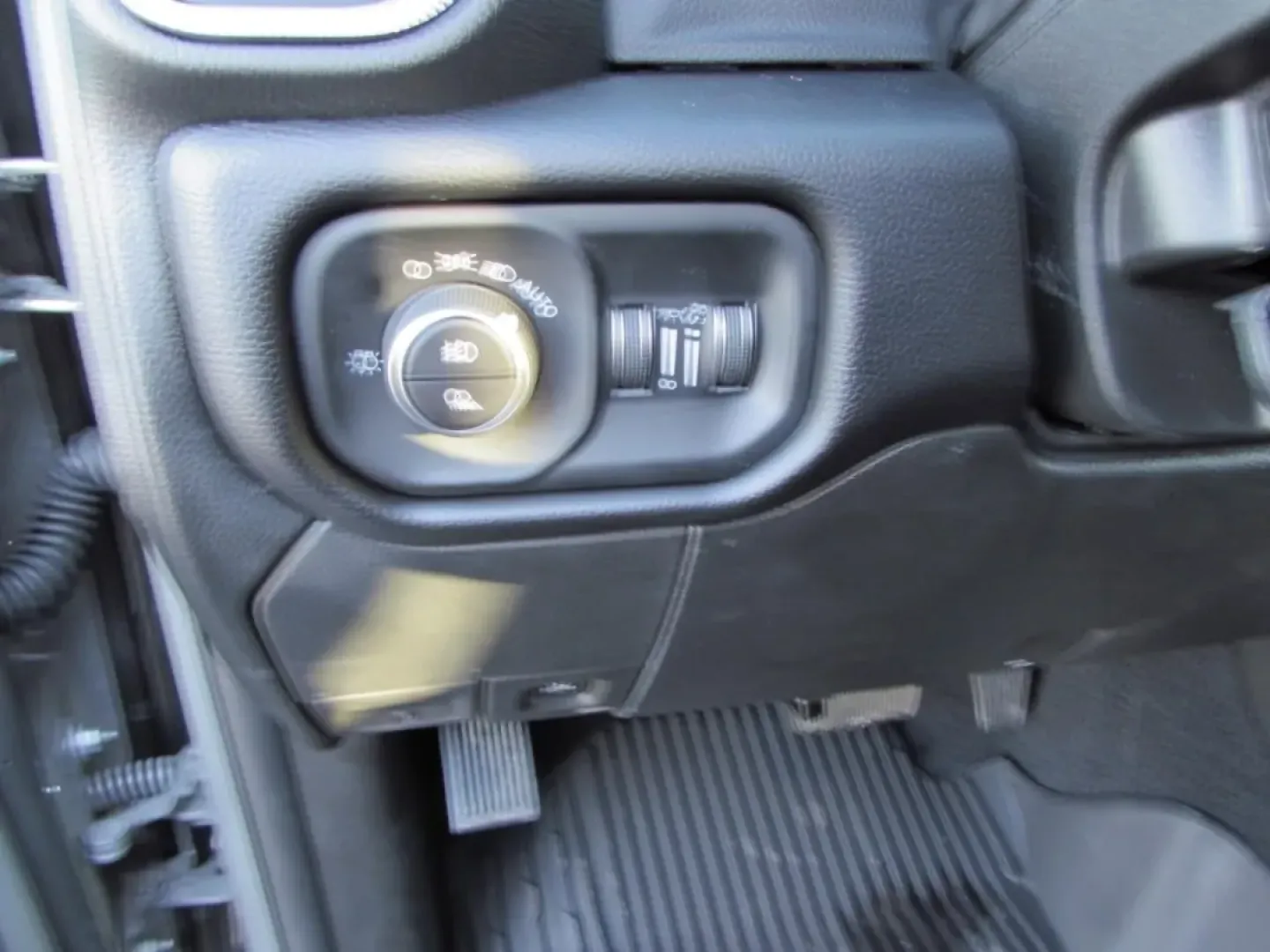 2026 /Black Ram 2500 Rebel (3C6UR5EJ3TG) with an Other engine, located at 12830 Highway 21, De Soto, MO, 63020, (636) 337-7777, 38.153099, -90.573624 - Are you ready to elevate your weekend adventures while tackling the toughest jobs? Look no further than this exceptional 2026 Ram 2500 Rebel, available now at Pettus CDJR DeSoto, your premier used car dealer located at 12830 Highway 21, De Soto, MO 63020. With only 5 miles on the odometer, this truc - Photo#17