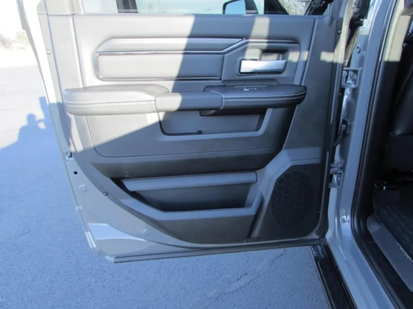 2026 /Black Ram 2500 Rebel (3C6UR5EJ3TG) with an Other engine, located at 12830 Highway 21, De Soto, MO, 63020, (636) 337-7777, 38.153099, -90.573624 - Are you ready to elevate your weekend adventures while tackling the toughest jobs? Look no further than this exceptional 2026 Ram 2500 Rebel, available now at Pettus CDJR DeSoto, your premier used car dealer located at 12830 Highway 21, De Soto, MO 63020. With only 5 miles on the odometer, this truc - Photo#28