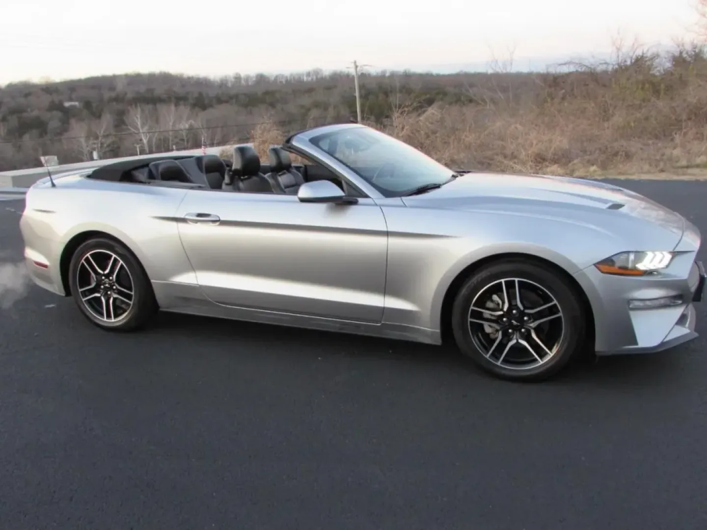 2022 /Ebony Ford Mustang EcoBoost Premium (1FATP8UHXN5) with an Other engine, located at 12836 Highway 21, De Soto, MO, 63020, (636) 337-7777, 38.151867, -90.575615 - **Unleash Your Spirit of Adventure with the 2022 Ford Mustang Convertible!**<br /> <br /> Are you ready to elevate your driving experience? The 2022 Ford Mustang Convertible is not just a car; it's a lifestyle choice. Imagine cruising down the scenic highways of De Soto, MO, with the wind in your ha - Photo#27