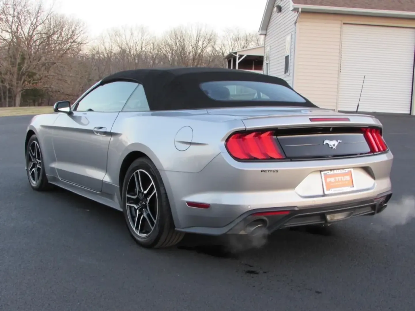 2022 /Ebony Ford Mustang EcoBoost Premium (1FATP8UHXN5) with an Other engine, located at 12836 Highway 21, De Soto, MO, 63020, (636) 337-7777, 38.151867, -90.575615 - **Unleash Your Spirit of Adventure with the 2022 Ford Mustang Convertible!**<br /> <br /> Are you ready to elevate your driving experience? The 2022 Ford Mustang Convertible is not just a car; it's a lifestyle choice. Imagine cruising down the scenic highways of De Soto, MO, with the wind in your ha - Photo#4